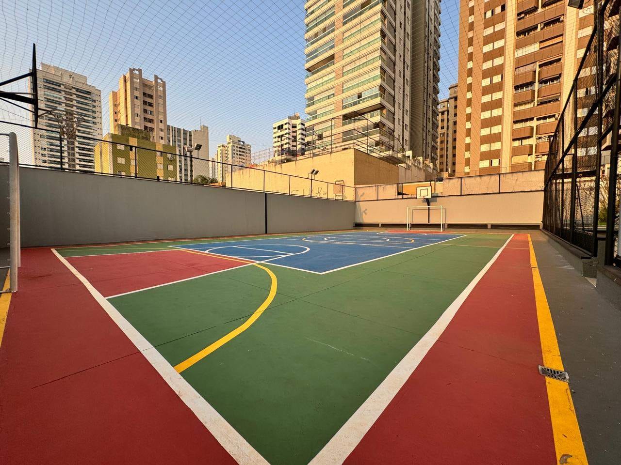 Apartamento à venda, 69m² úteis, Edifício Solario Jardin Residence, 2 quartos, completo em armários  - Centro, Londrina, PR.