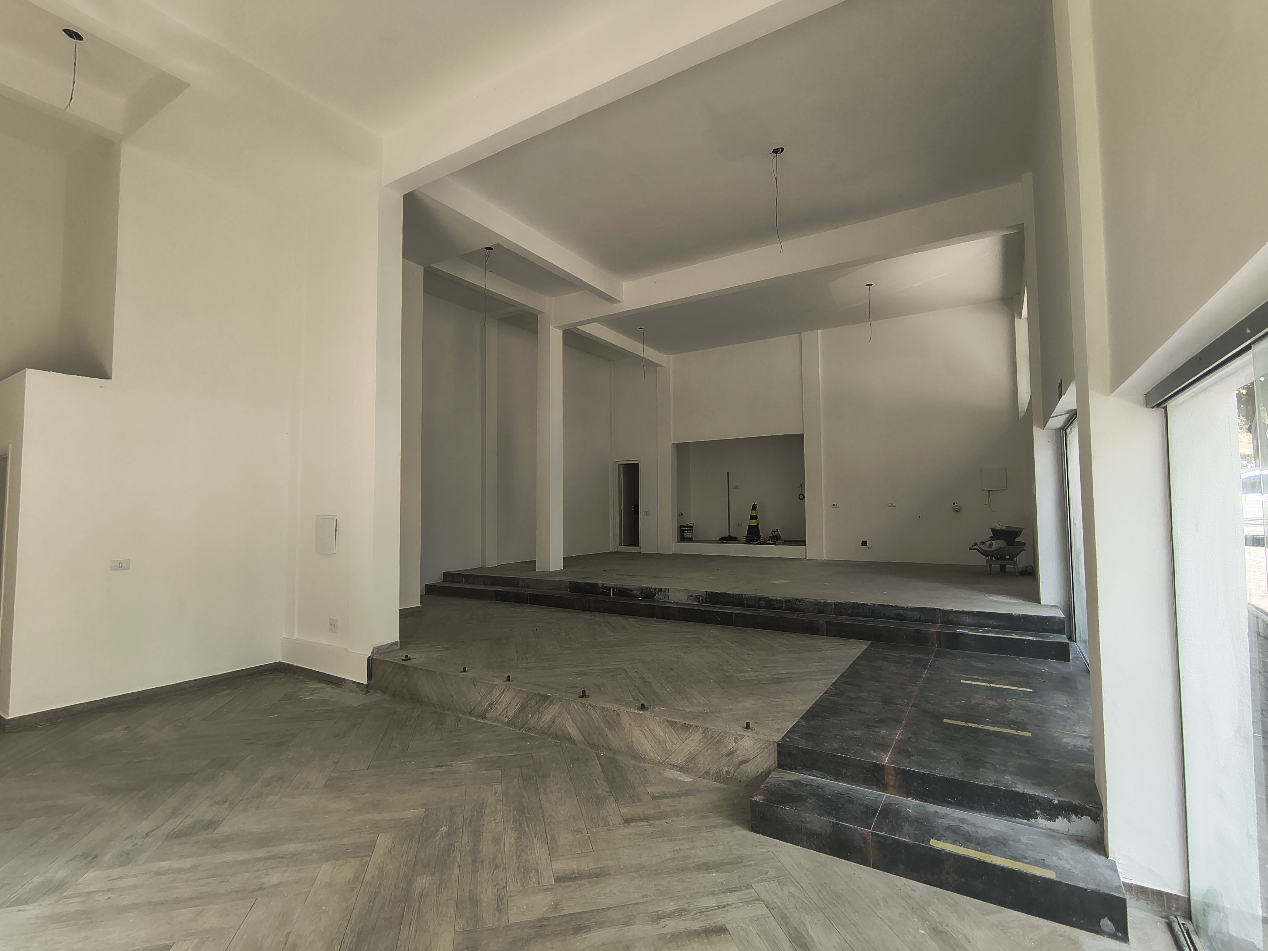 galpão para locação, Rua Pará, 120M², 4 garagens, Centro, Londrina-PR