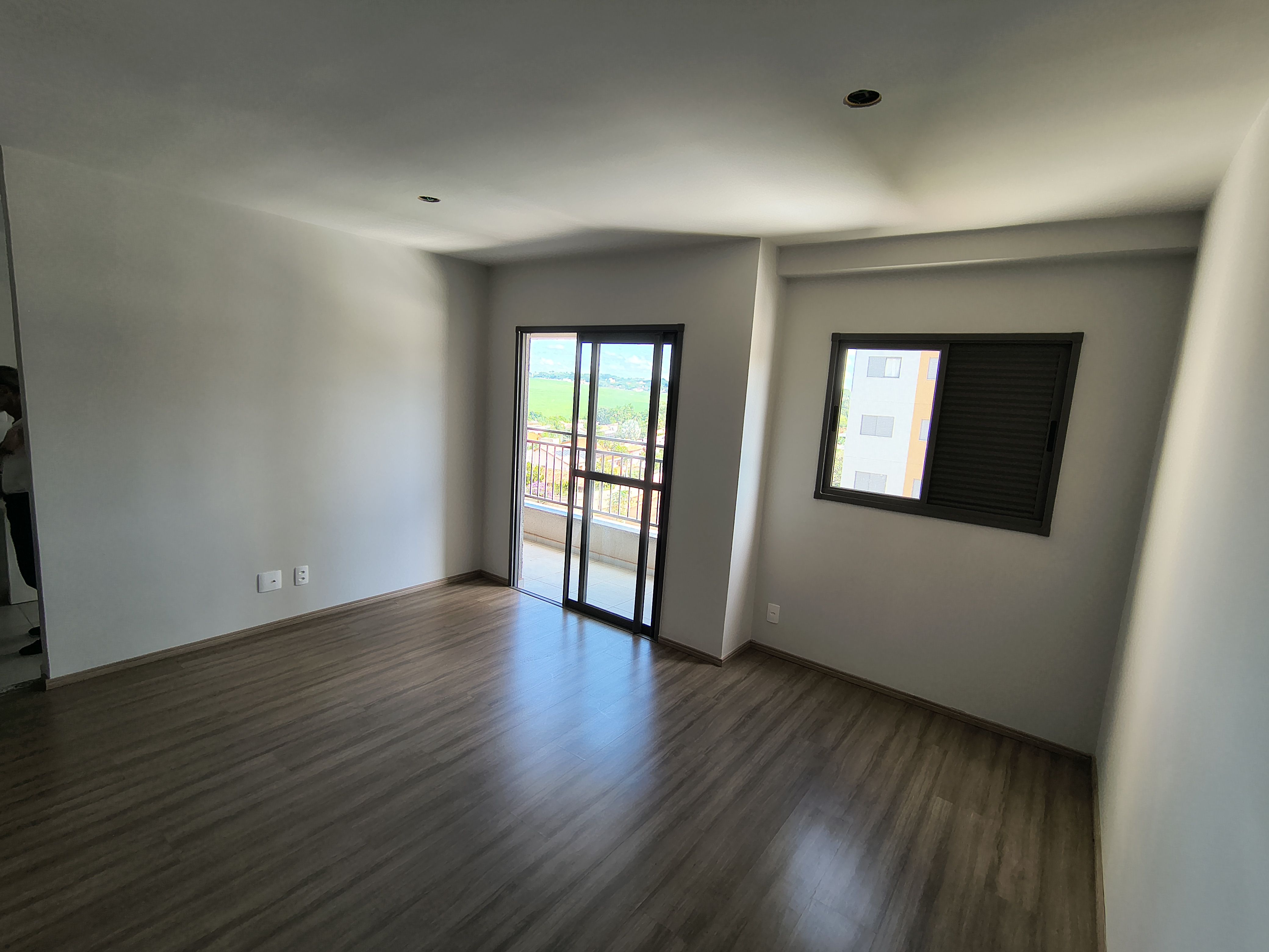 Apartamento à venda, Edifício carmel, 64M² úteis, 2 sendo 1 suíte, Sala estendida, Gleba Palhano,  Londrina - Pr