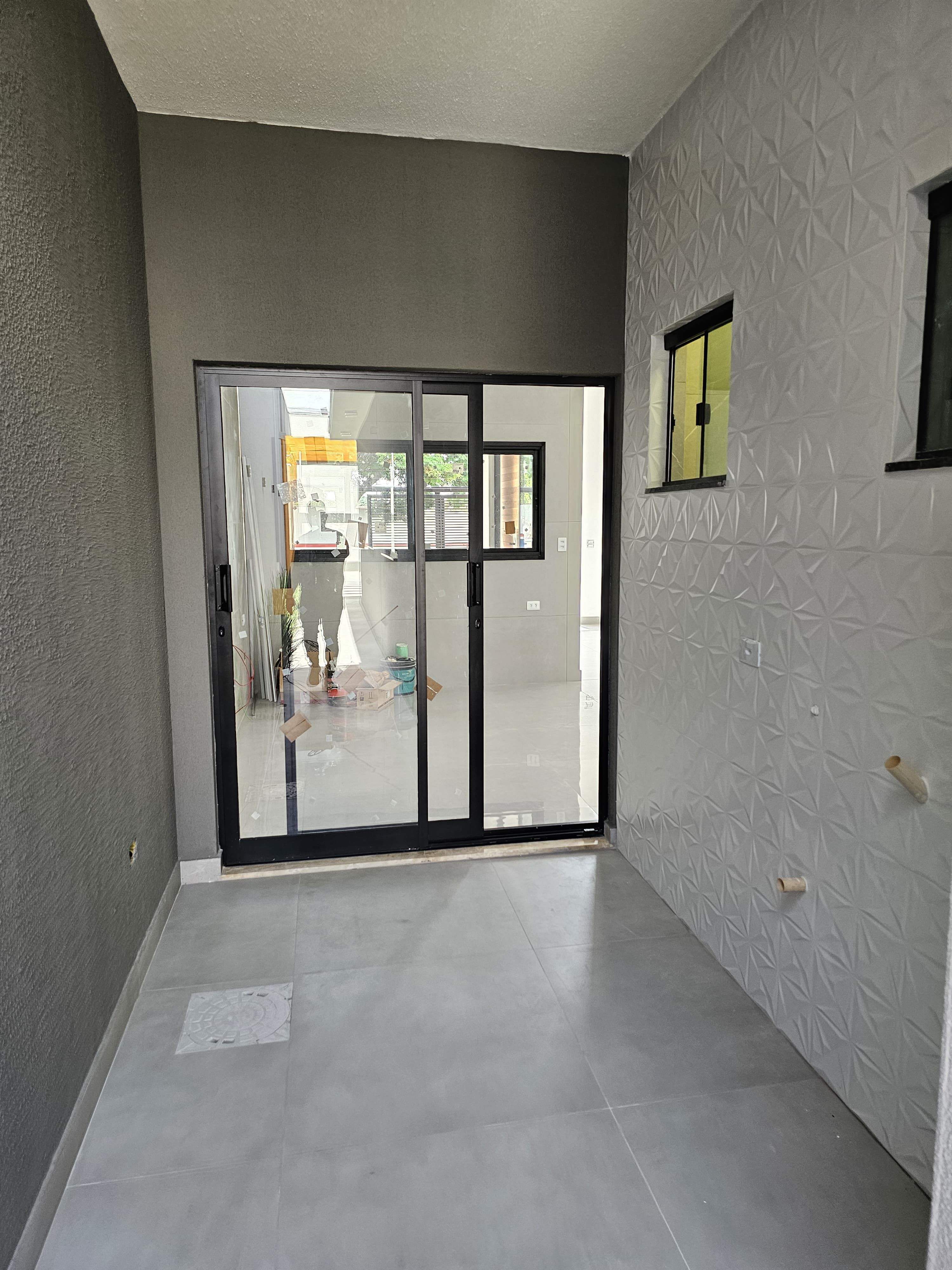 Casa à Venda 130m2/3 quartos(sendo 1 suíte), espaço gourmet, 2 vagas- Jardim Piza, Londrina, PR