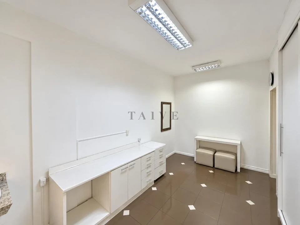 SALA COMERCIAL REFORMADA PARA ALUGAR -  67 m² -  Centro - Londrina-Pr - foto 8