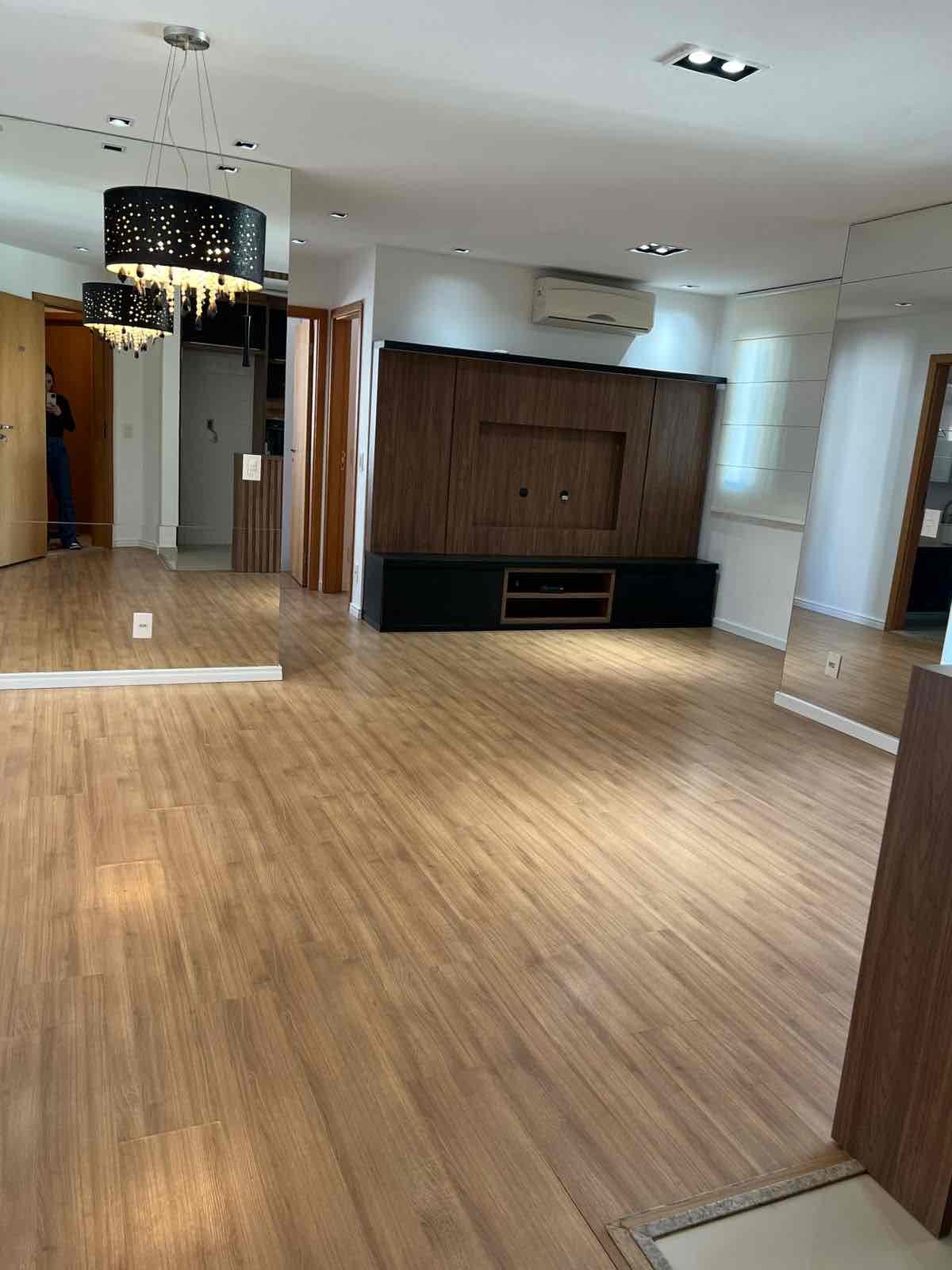 Apartamento  à Venda, Edifício Florais Eco Resort, 75m² úteis, 3 quartos sendo 1 suíte, andar alto, completo armários - Gleba Fazenda Palhano, Lo