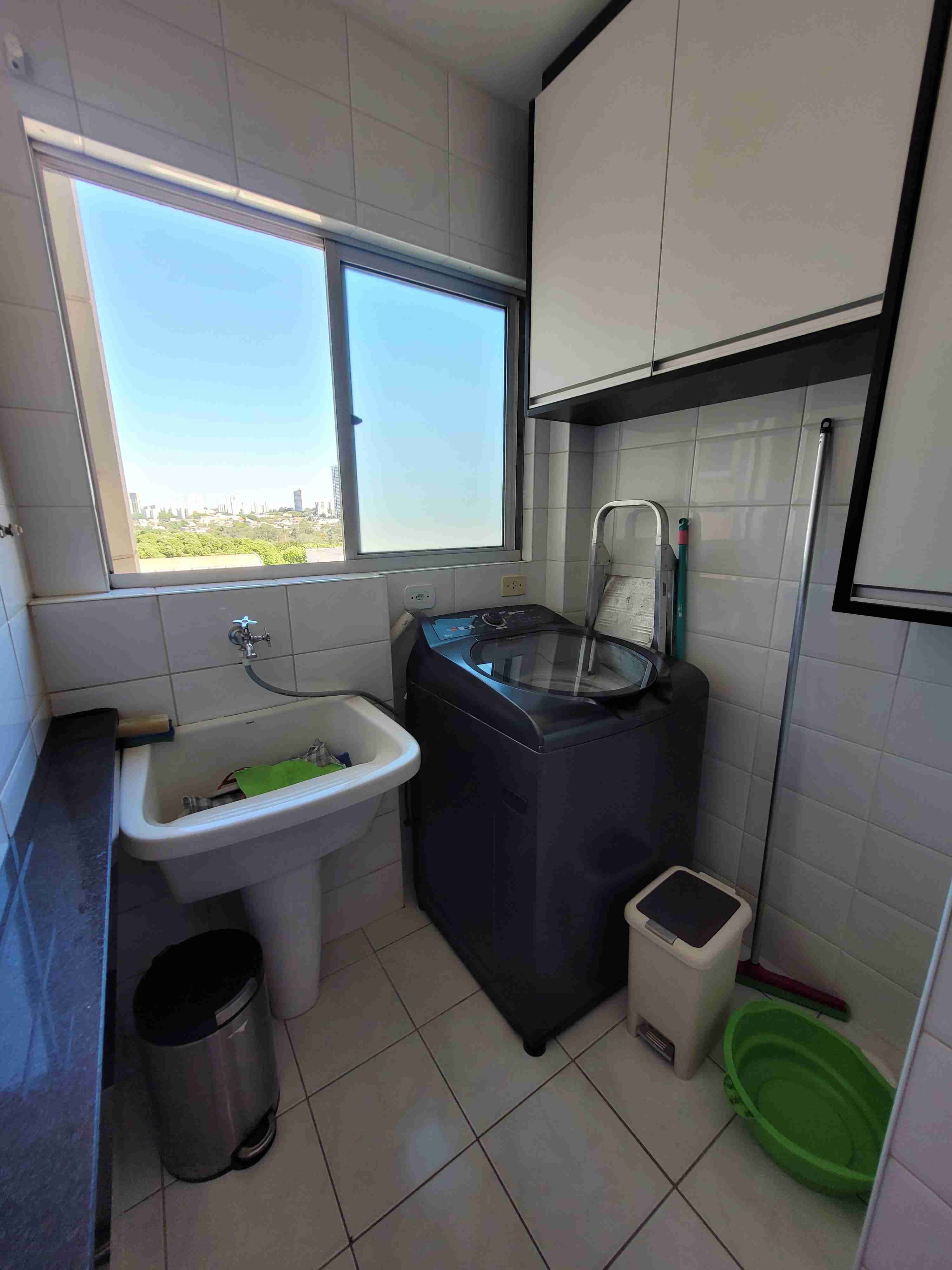 Apartamento à venda no Edifício Studio V,2 quartos sendo 1 suite, mobiliado, sol da manha,Centro, Londrina, PR