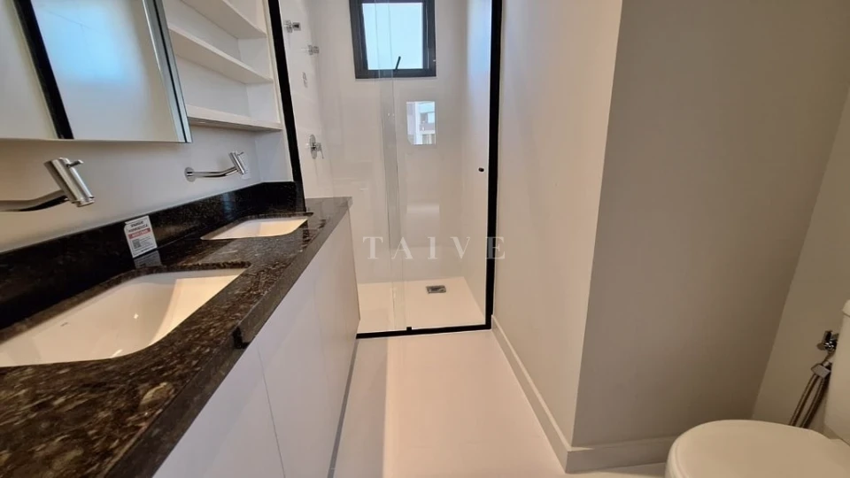 Apartamento 86 m², 3 qts (1 suíte), 2 vagas, Edifício Odyssey, a venda e locação centro de Londrina