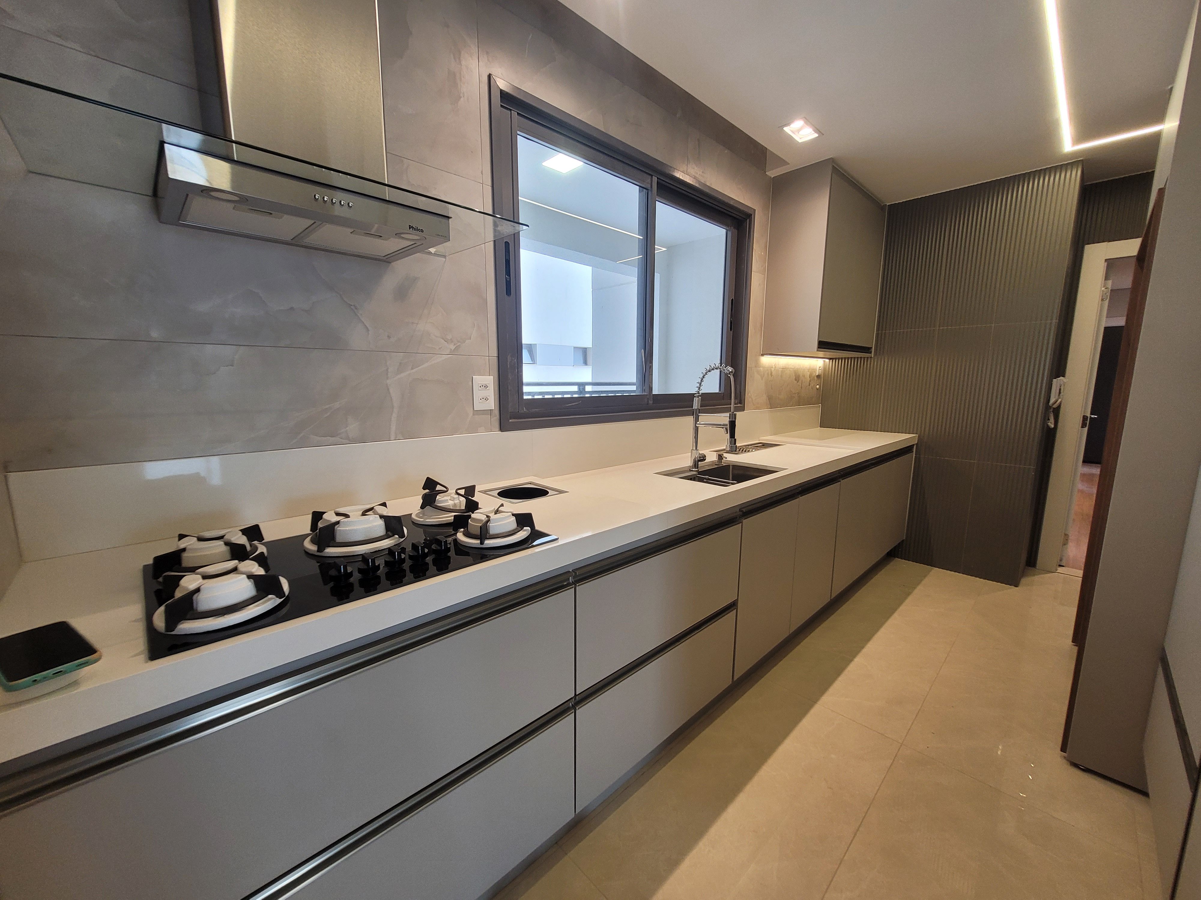 Apartamento a venda, Edifício Grand Palais, 216m² úteis, planejado, andar alto, Gleba Fazenda Palhano -Londrina, PR
