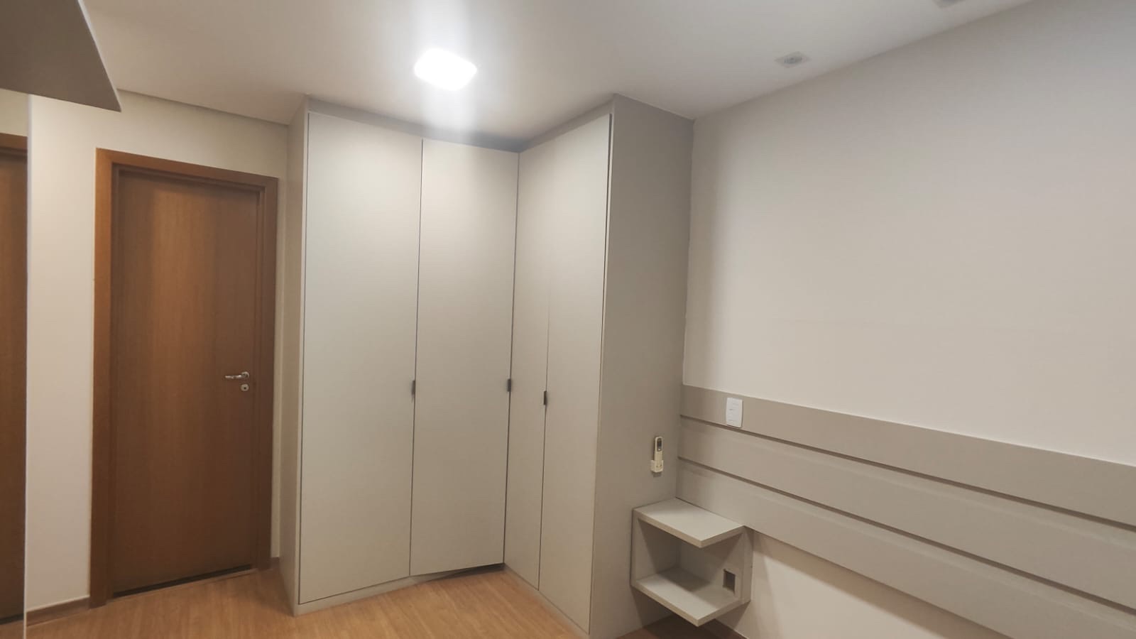 Apartamento à venda, na região Gleba Palhano 1, Londrina, PR