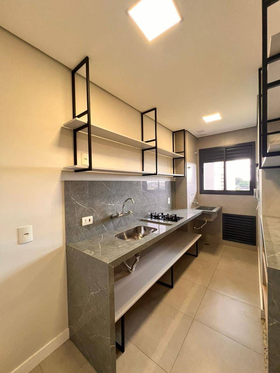 Apartamento à venda, Edifício Freedom, 1 suíte, MOBILIADO -  Gleba Fazenda Palhano, Londrina, PR