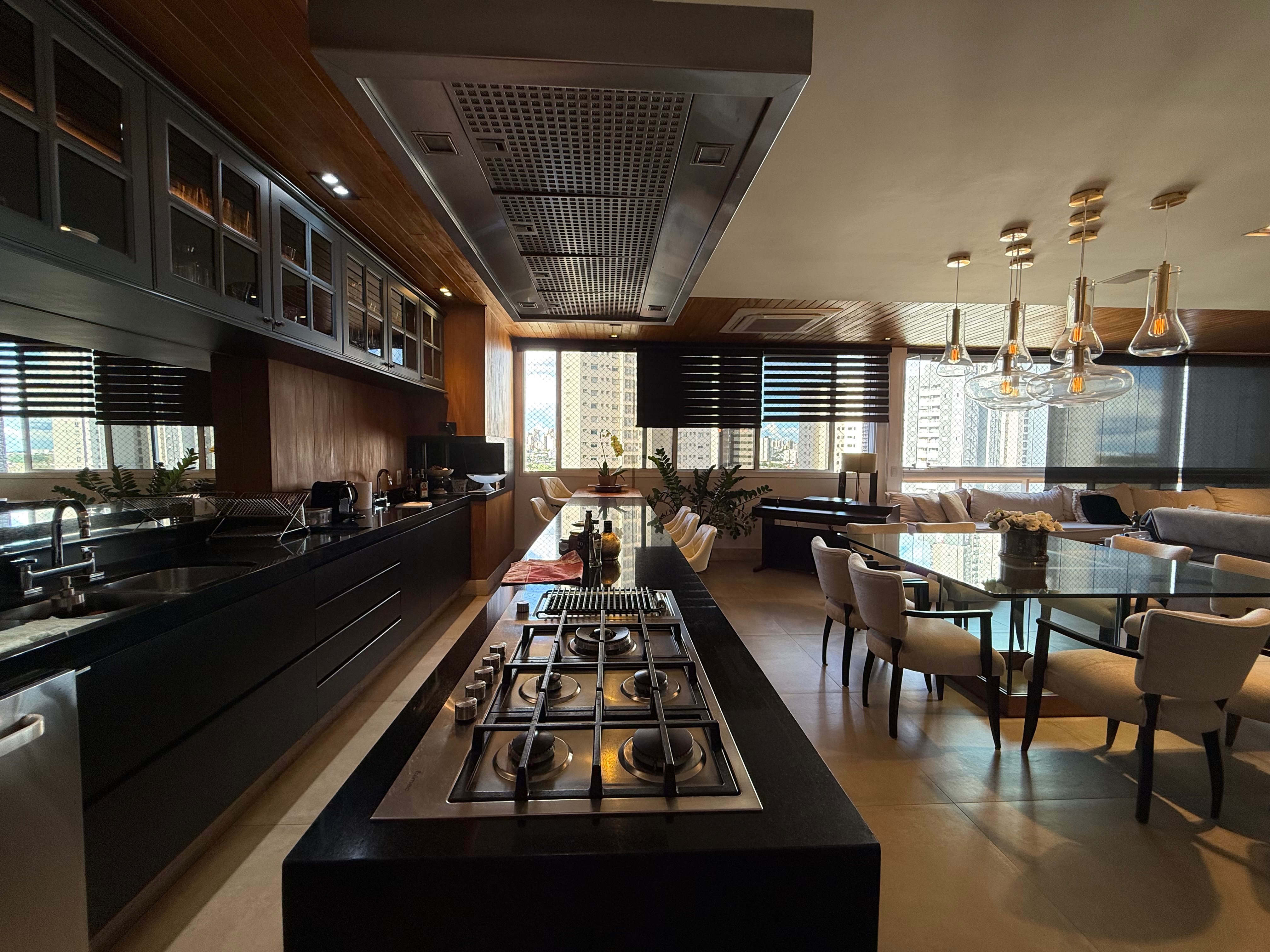 Apartamento à Venda,Porteira fechada, 245m² Privativo aceita permuta, Contém 4 suítes,3 vagas Garagem Gleba Palhano, Londrina, PR
