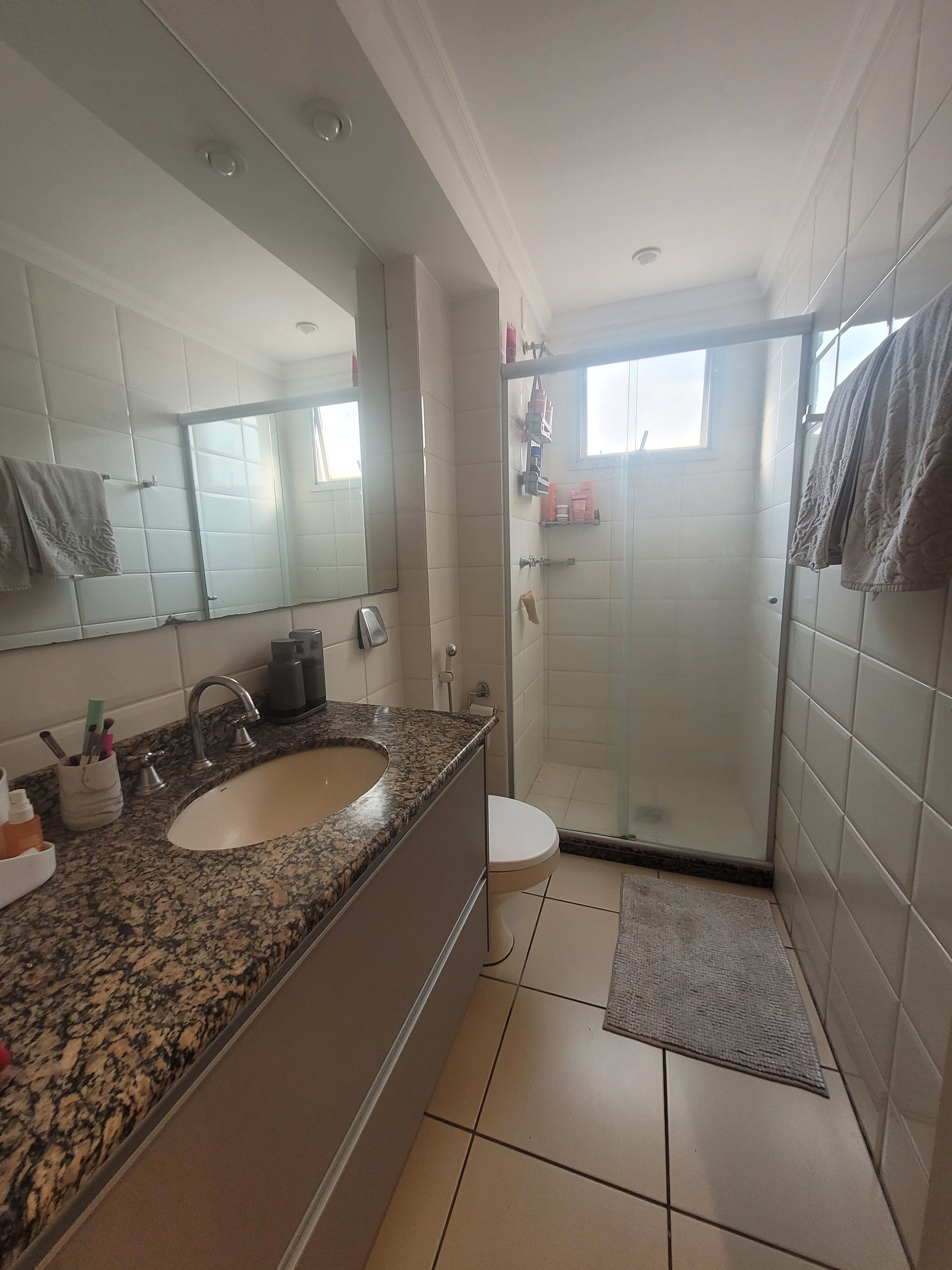 Apartamento à venda, no Edifício Le Corbusier, 122m², 3 quartos, 2 vagas de garagem, andar alto, sacada com churrasqueira, Gleba Palhano - Londri