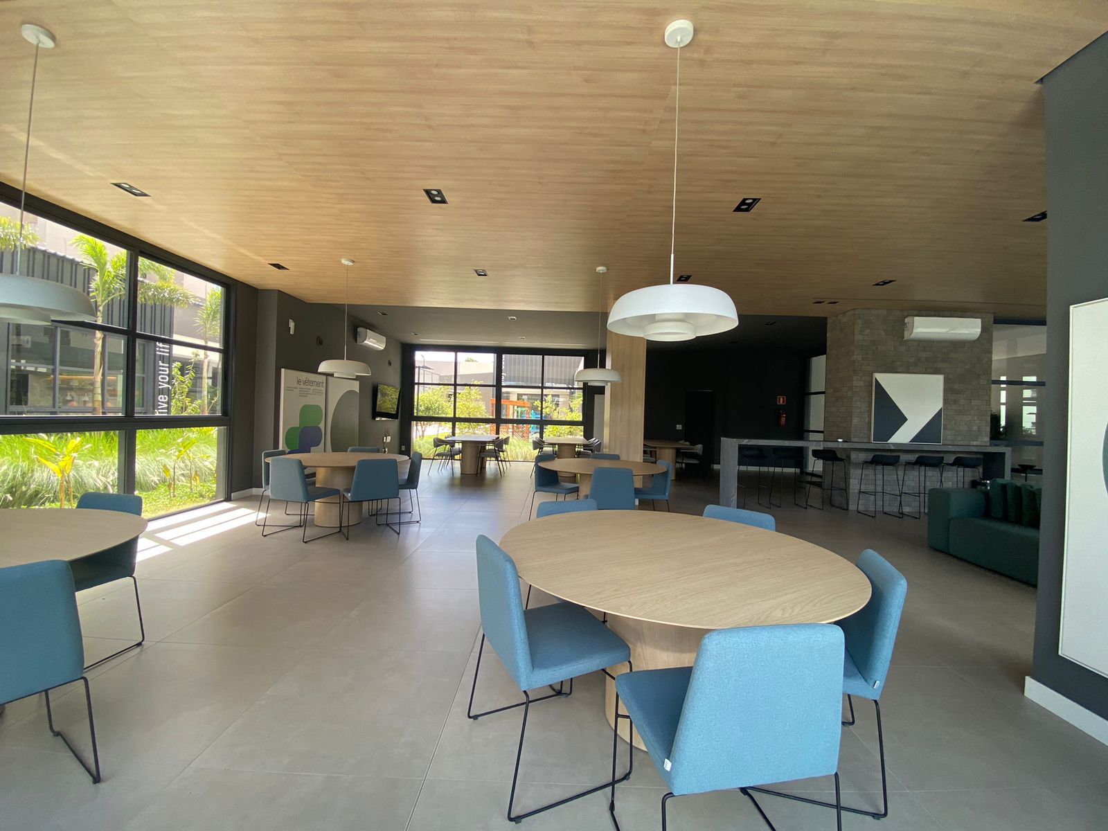 Apartamento novo à Venda, Edifício Mind, 02 quartos sendo 1 suíte, 02 vagas, andar alto, sacada fechada no skinglass- Terra Bonita, Londrina PR