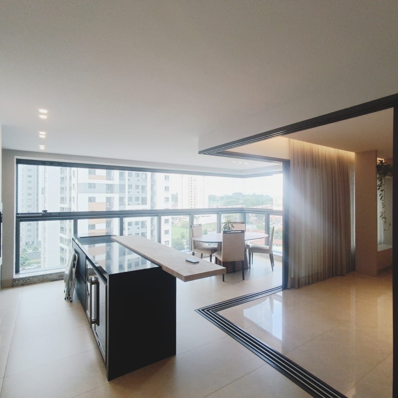 Apartamento à Venda, Ed Grand Palais, 3 suítes , completo em móveis planejados, andar alto- Gleba Fazenda Palhano, Londrina, PR