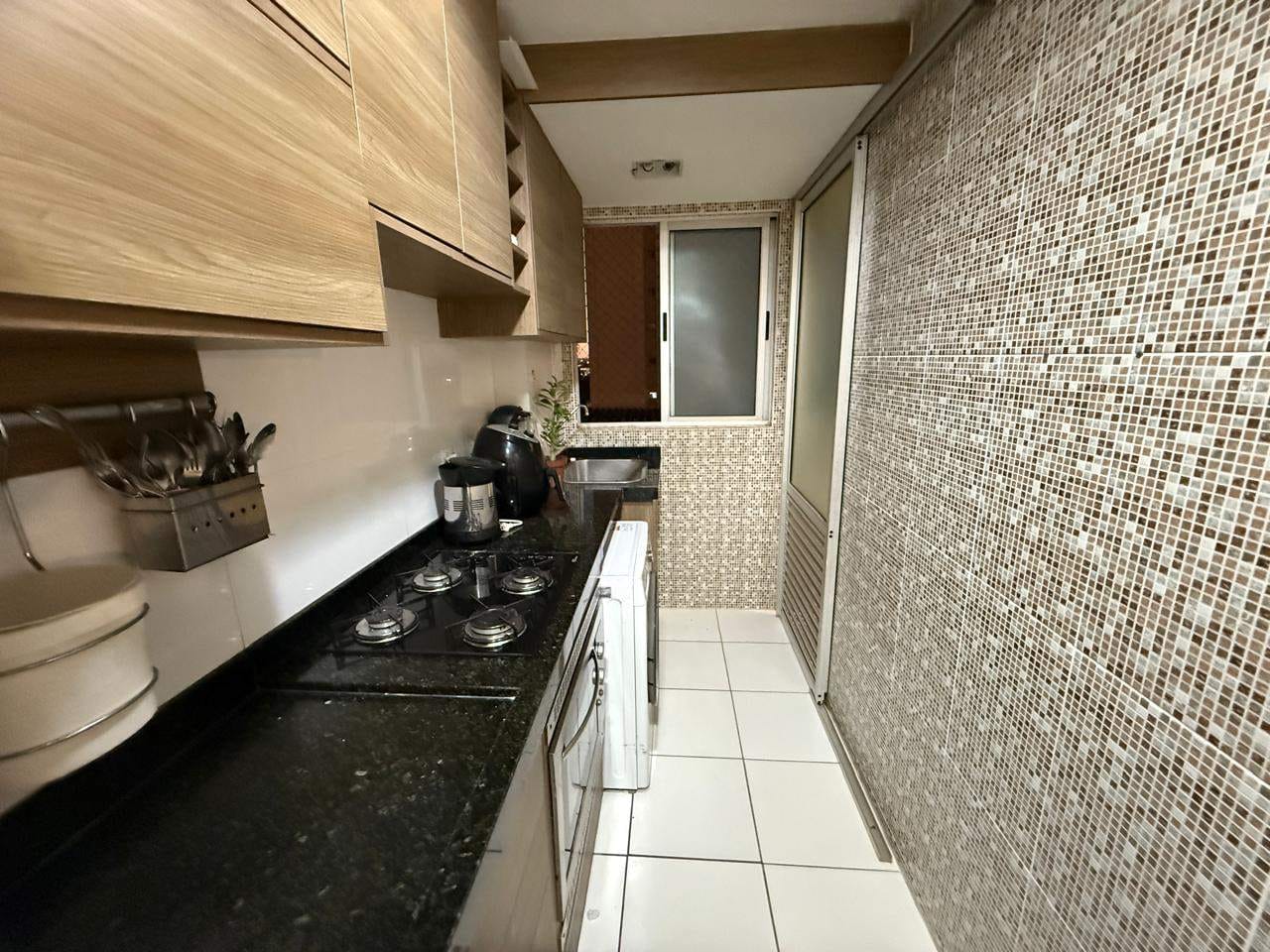 Apartamento à venda, Ed. Marco dos Pioneiros  2 Dorm, Mobiliado, Sacada c/ Churrasqueira, Andar Alto, Jard. Morumbi, Londrina, PR