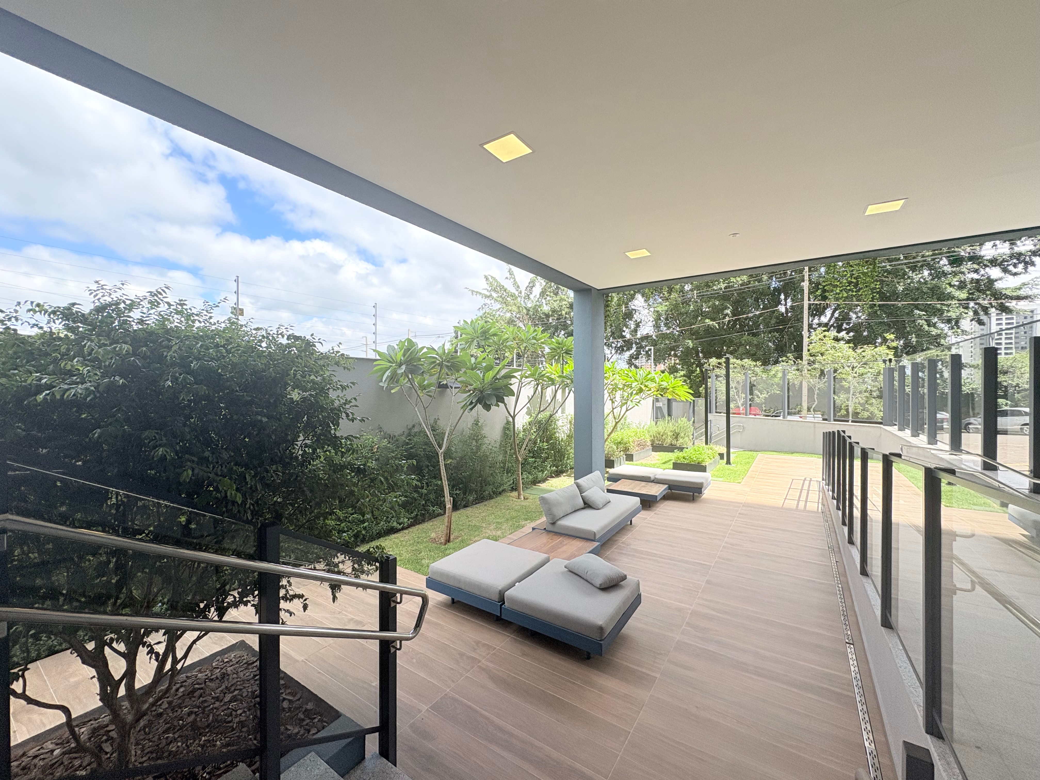 Apartamento à venda,  Edifício Tay, 98m² úteis, 2 suítes, 2 vagas -  Gleba  Palhano - Londrina Pr