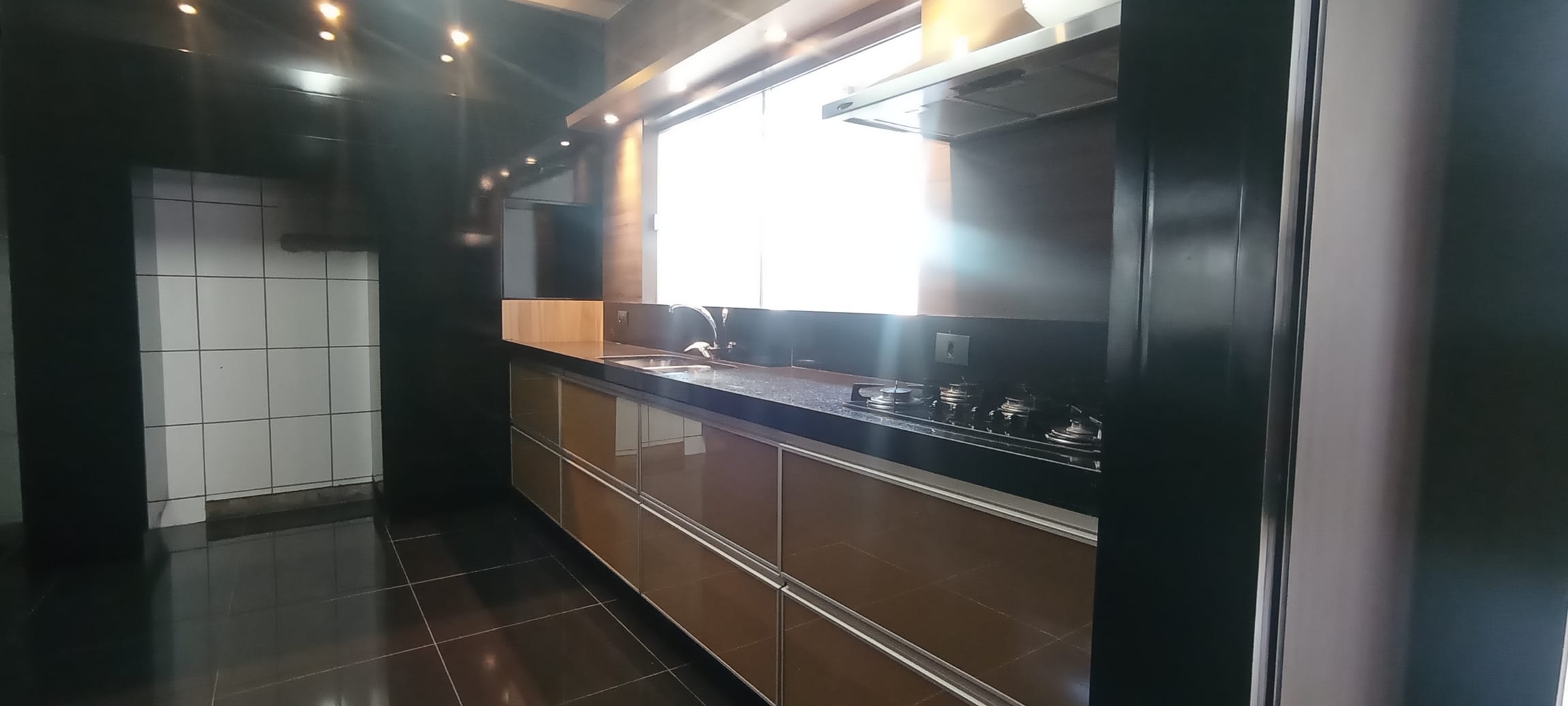 Casa  à Venda, Condomínio Royal Forest, 271m² úteis, 4 quartos sendo 2 suítes -  Esperança - Londrina PR