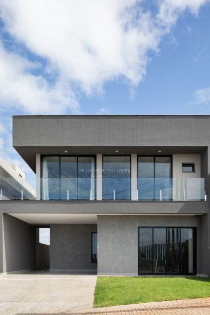 Sobrado a venda no Condominio Moradas do Vale, 186m² úteis, 3 suítes, escritório, decorado - Londrina