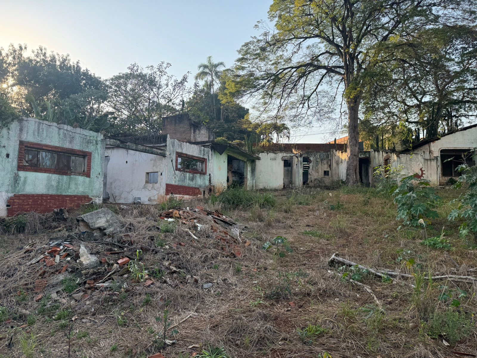 Terreno à venda, 3.700 m², Londrina, PR