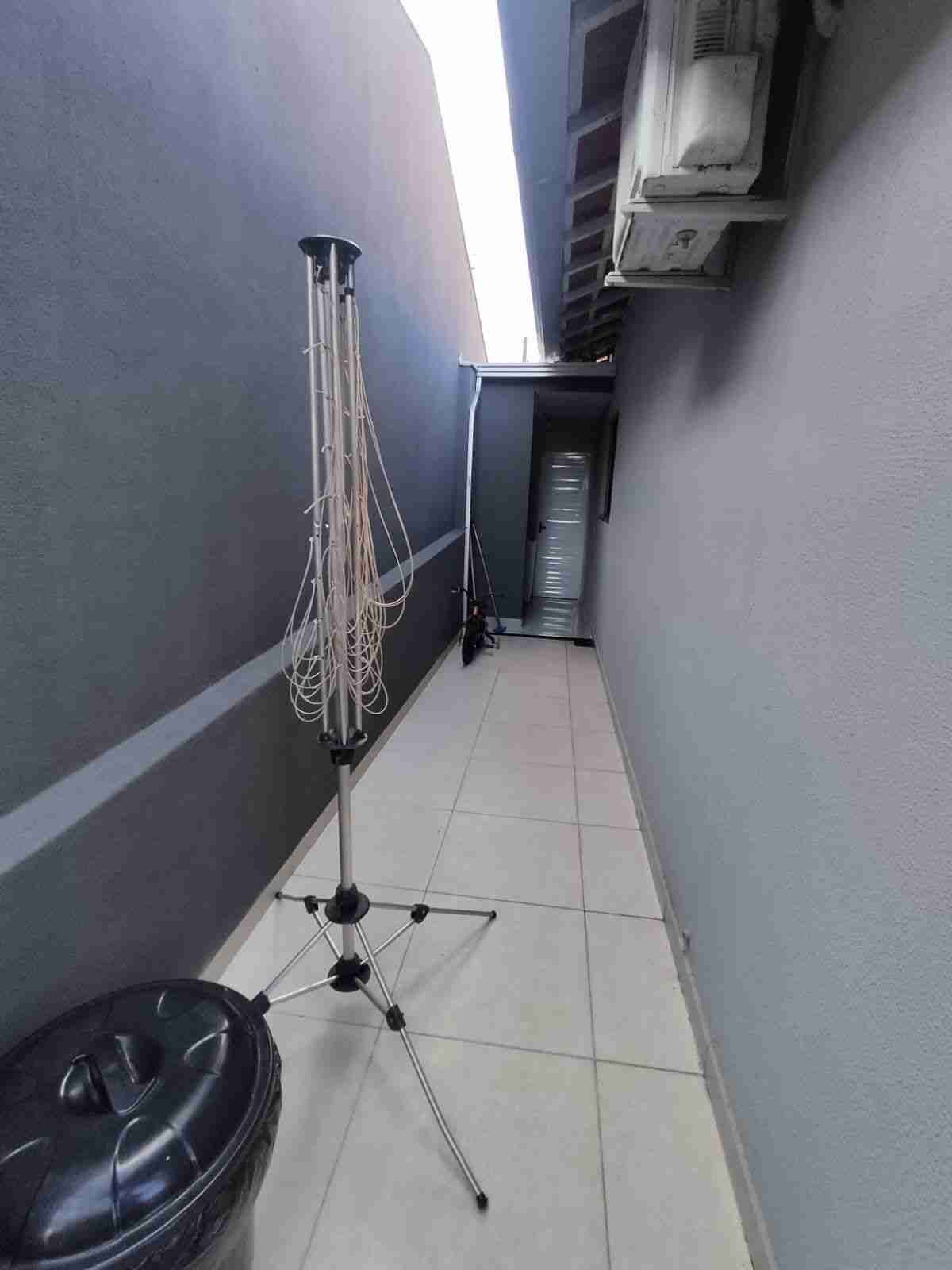 Casa à venda, 152m2 úteis, área total 330m2, 3 quartos, 3 vagas-  Mônica Londrina Pr