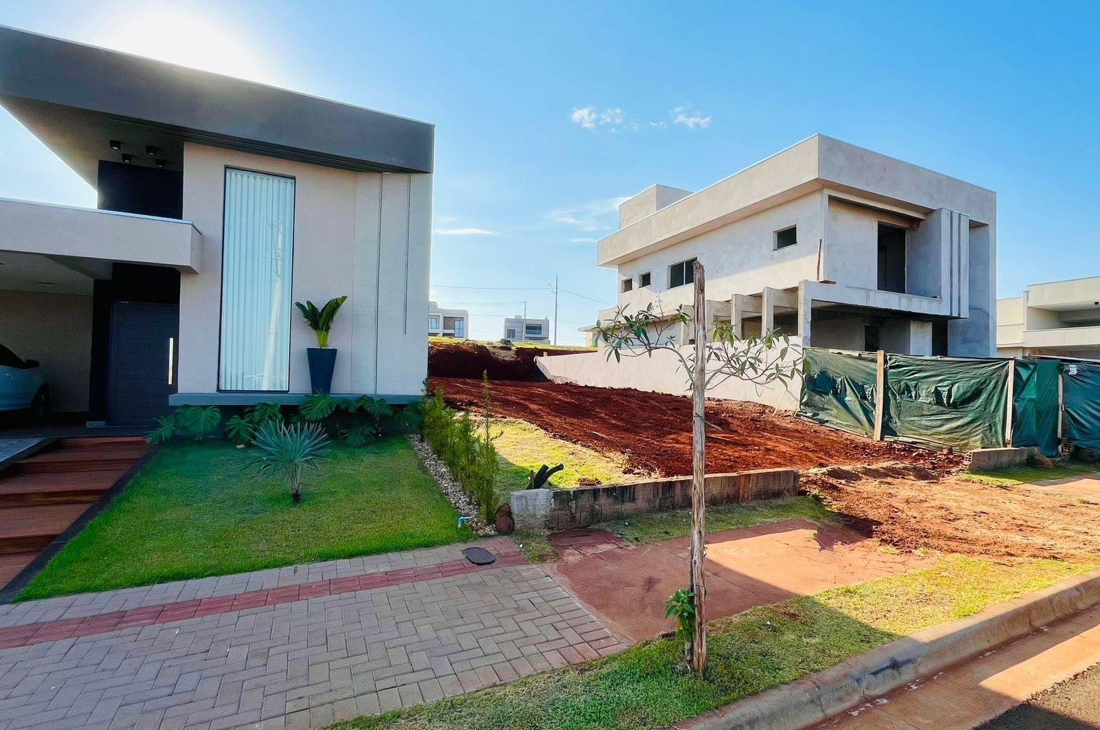 Terreno à venda, 252m² Cond Araguari, em ilha, Parte alta, Terreno plano e nivelado Londrina, PR