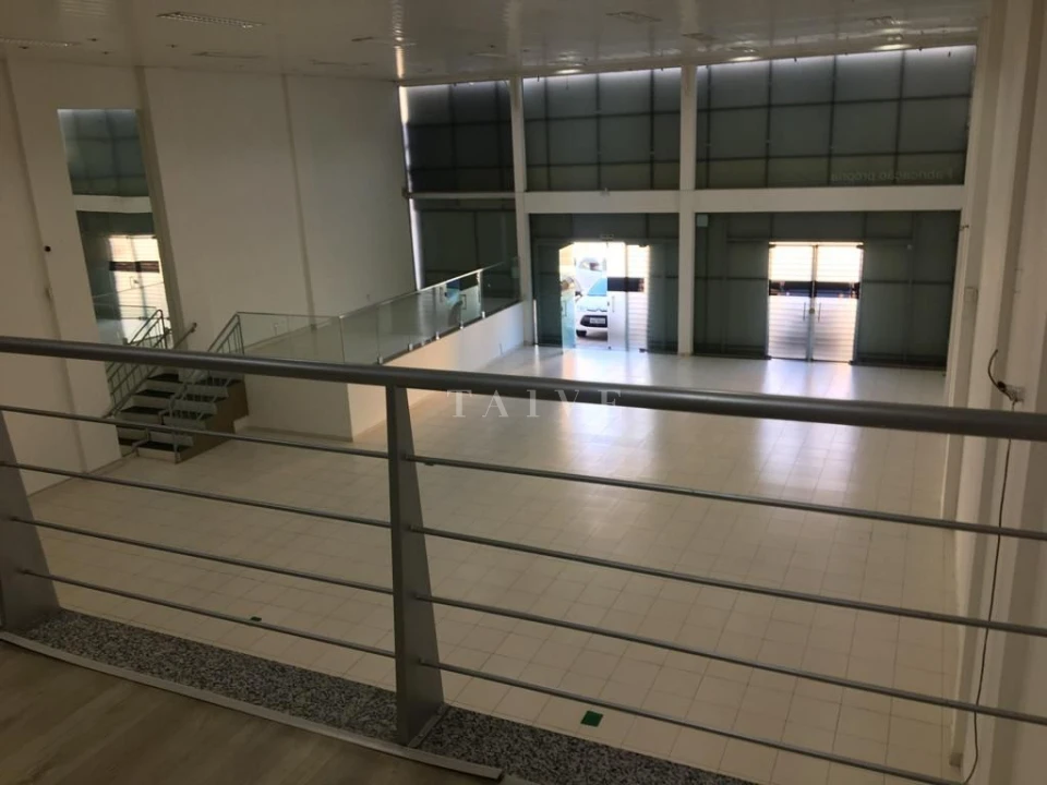 Barracão para locação, Av. Maringá, 814m² úteis, 14 garagens, frente vidro, Londrina-PR - foto 12