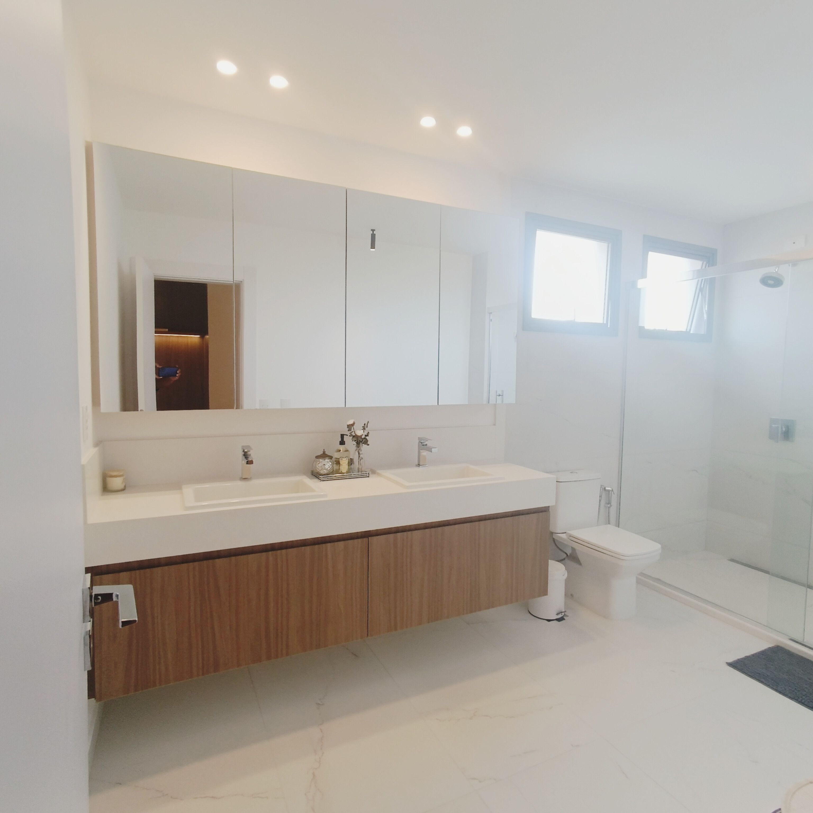 Apartamento à Venda, Ed Grand Palais, 3 suítes , completo em móveis planejados, andar alto- Gleba Fazenda Palhano, Londrina, PR