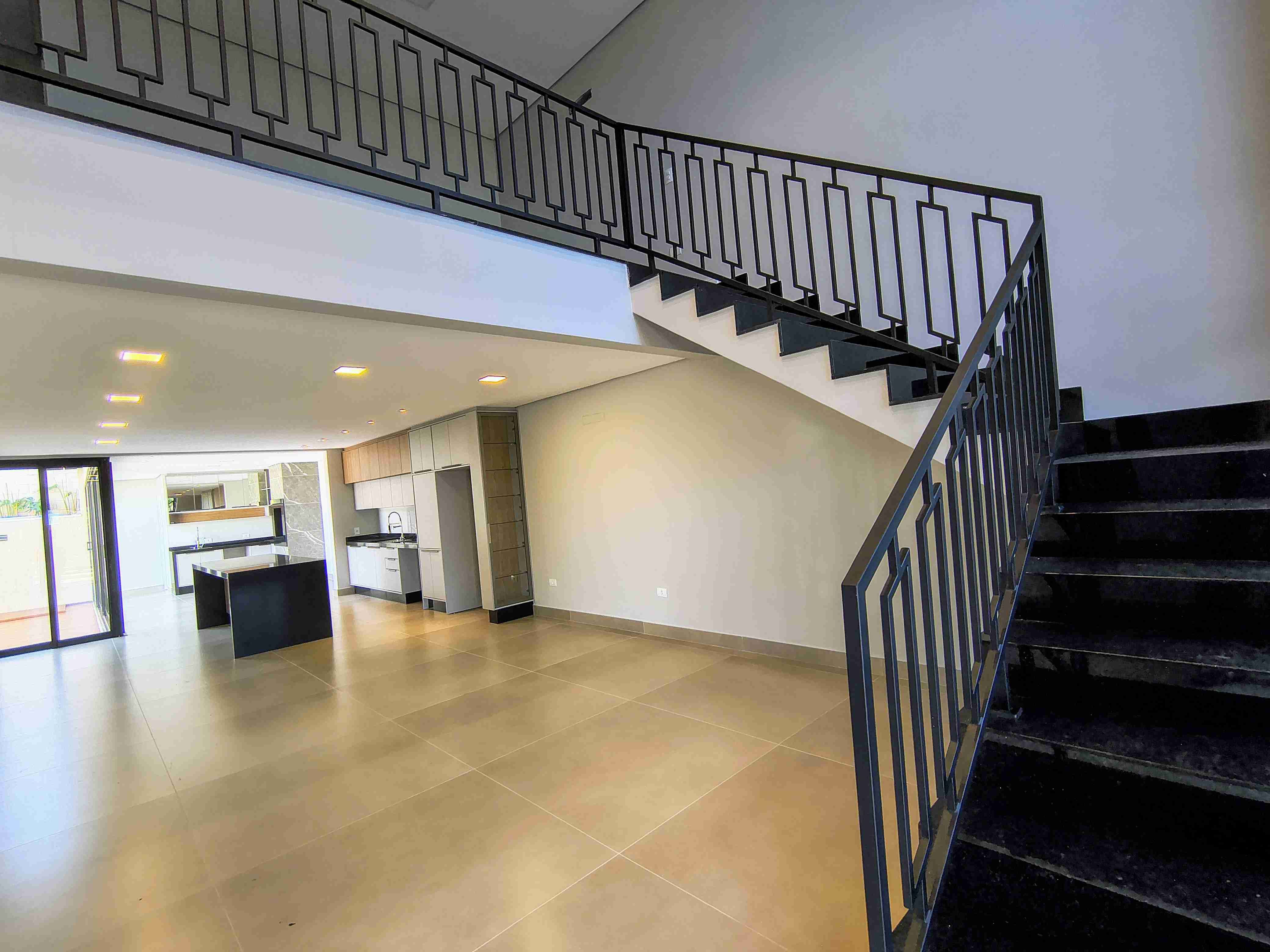 Casa à venda em condomínio Bella Vitta, porteira fechada, 4 suítes , 258 M² construção, piscina- Cidade Industria 2, Londrina - PR