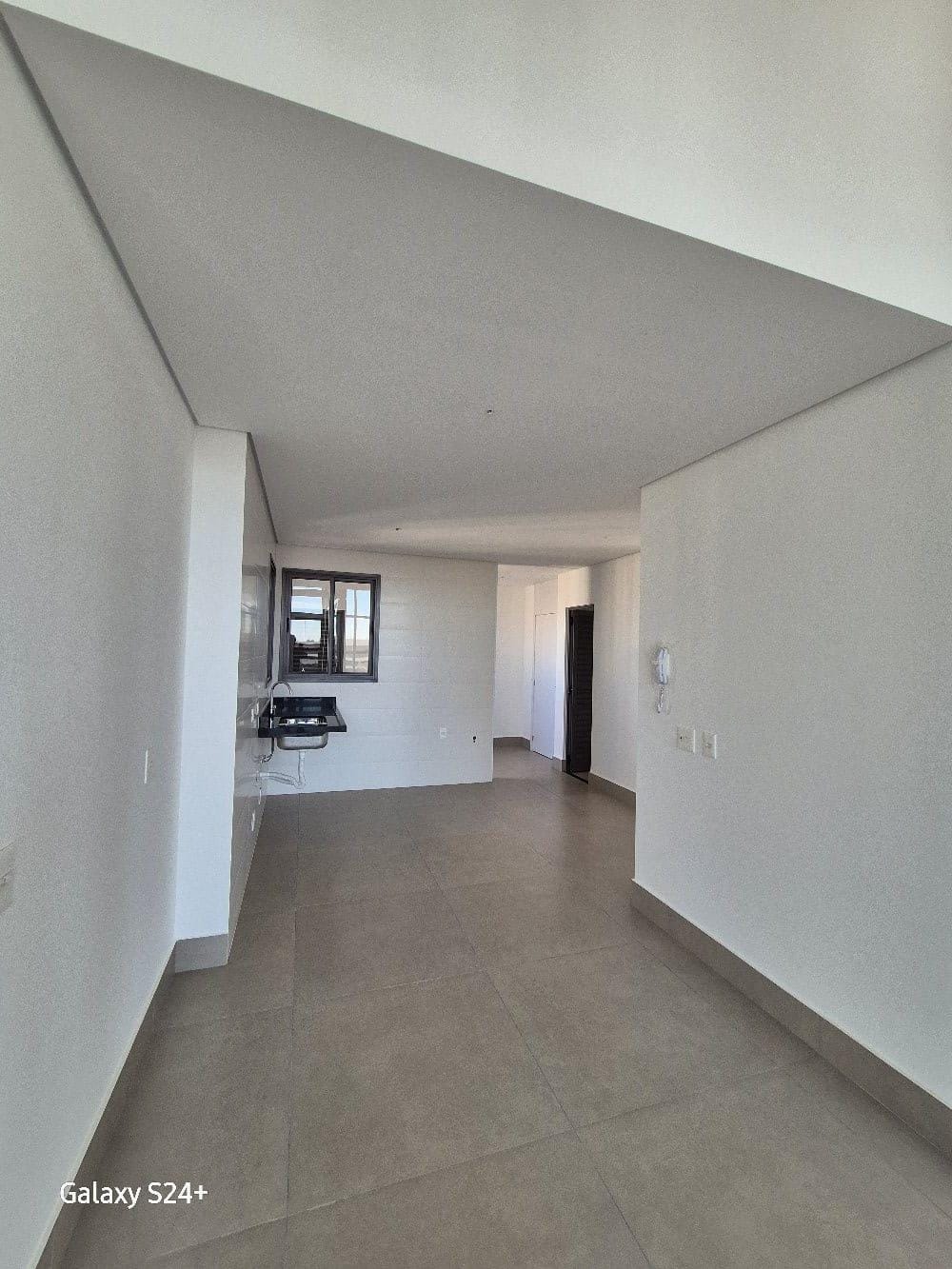 Apartamento à venda, Edifício  Lumini 181m², 3 amplas suítes, 3 vagas, elevador privativo, andar alto- Gleba Palhano, Londrina/PR