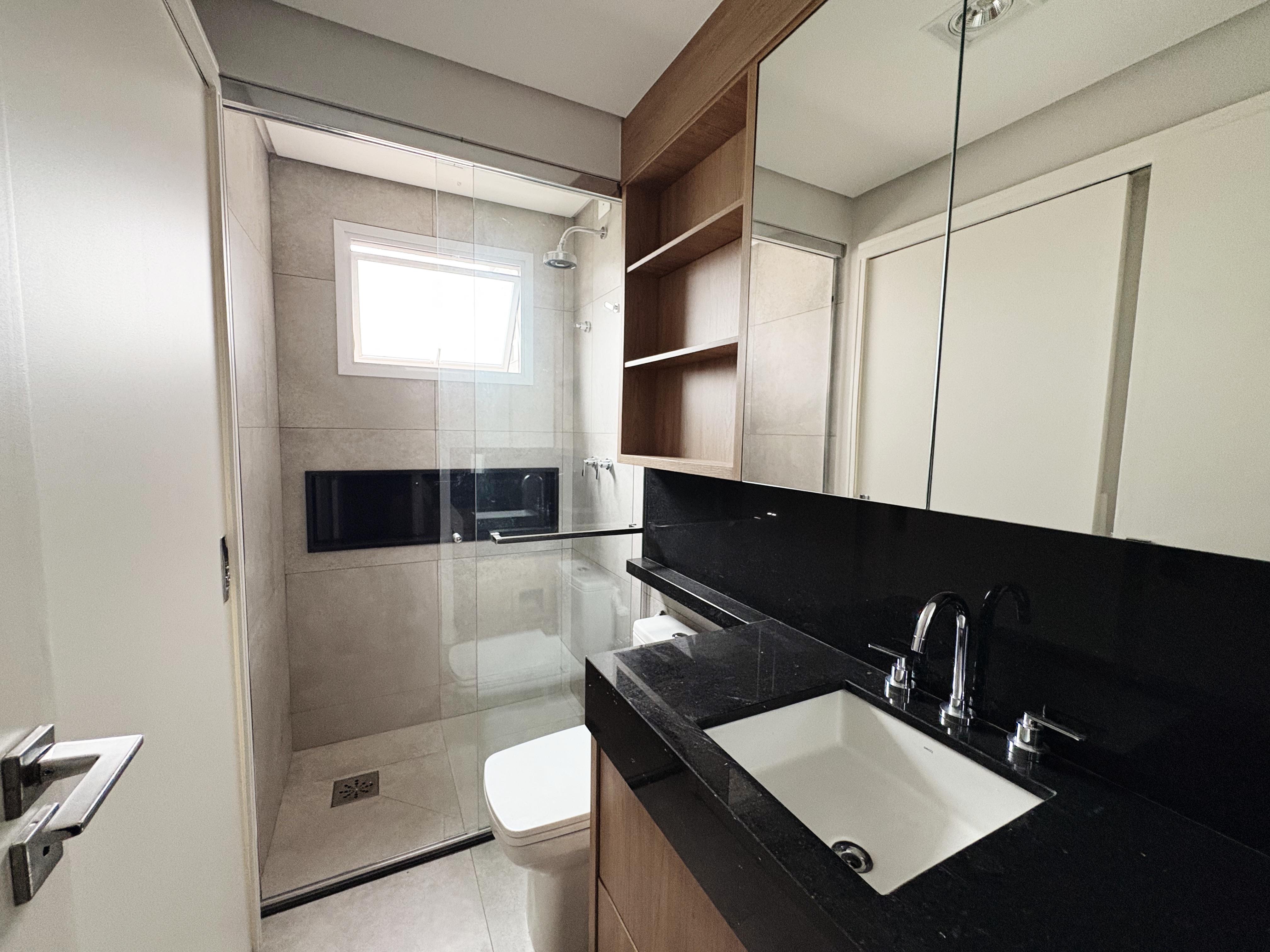 Apartamento para venda ou locação, Residencial Villa Montese, 74m² úteis, todo recém planejado, andar alto - Jardim Higienópolis, Londrina, PR
