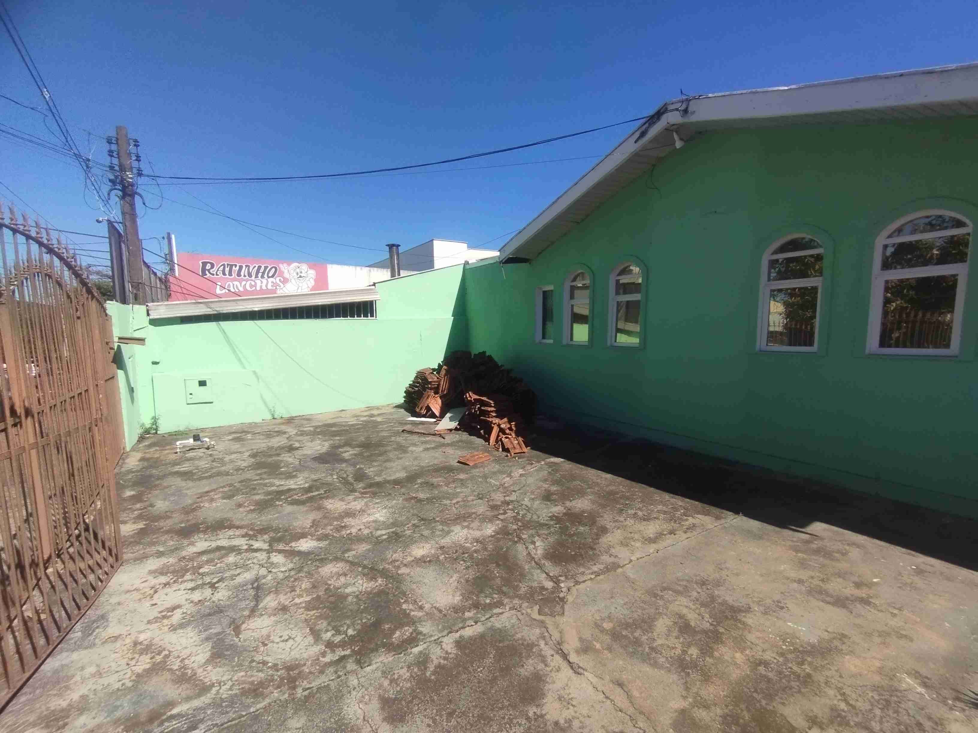 Casa comercial para Locação, 6 salas, localização na  Av. Arthur thomas, 200M² de construção, Jd Bandeirantes - Londirna-PR