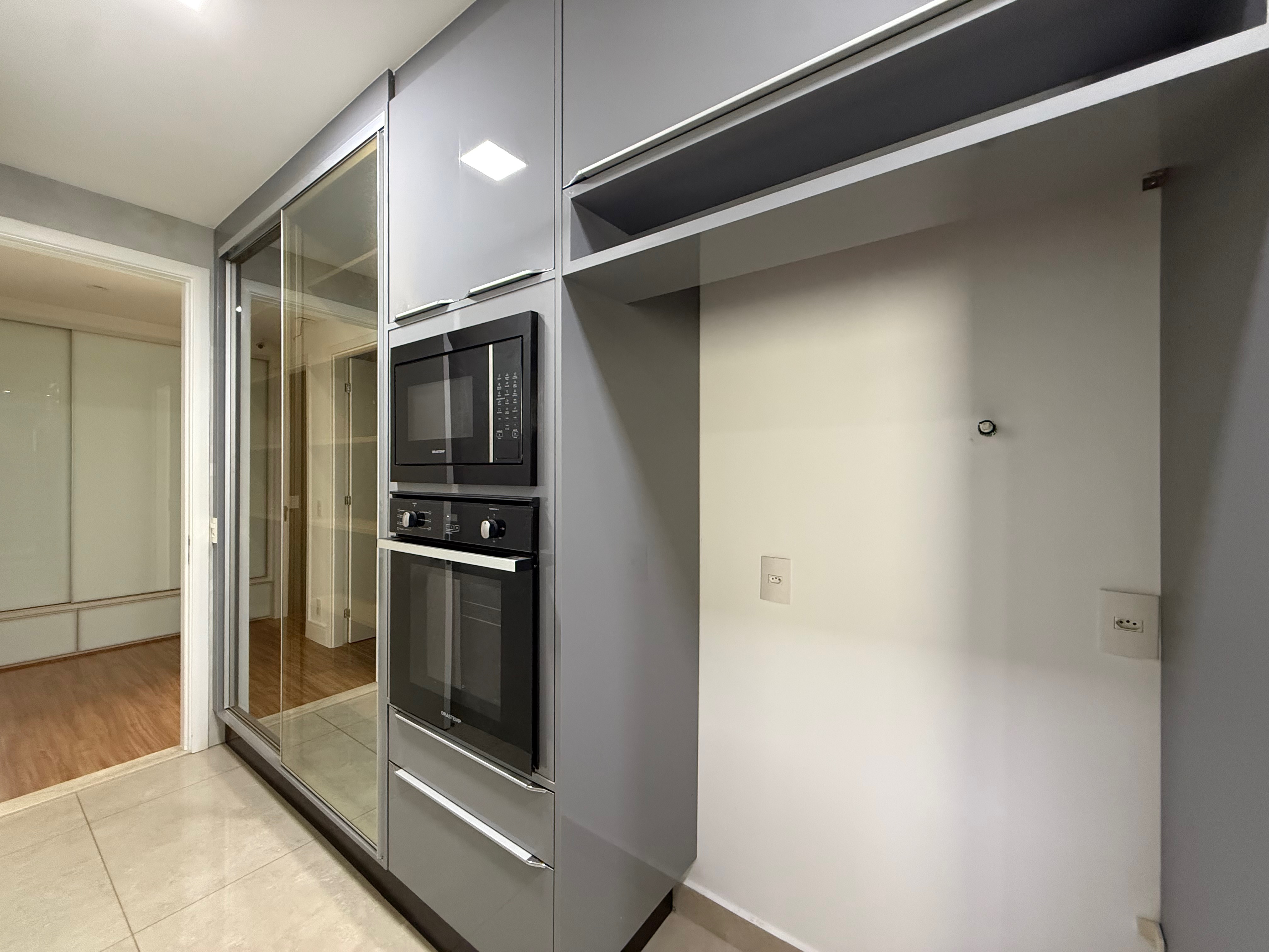 Apartamento à venda, Edifício Le Blanc, 236m² úteis, 3 suítes, 4 vagas, elevador privativo, ampla varanda gourmet - Gleba Palhano, Londrina, PR