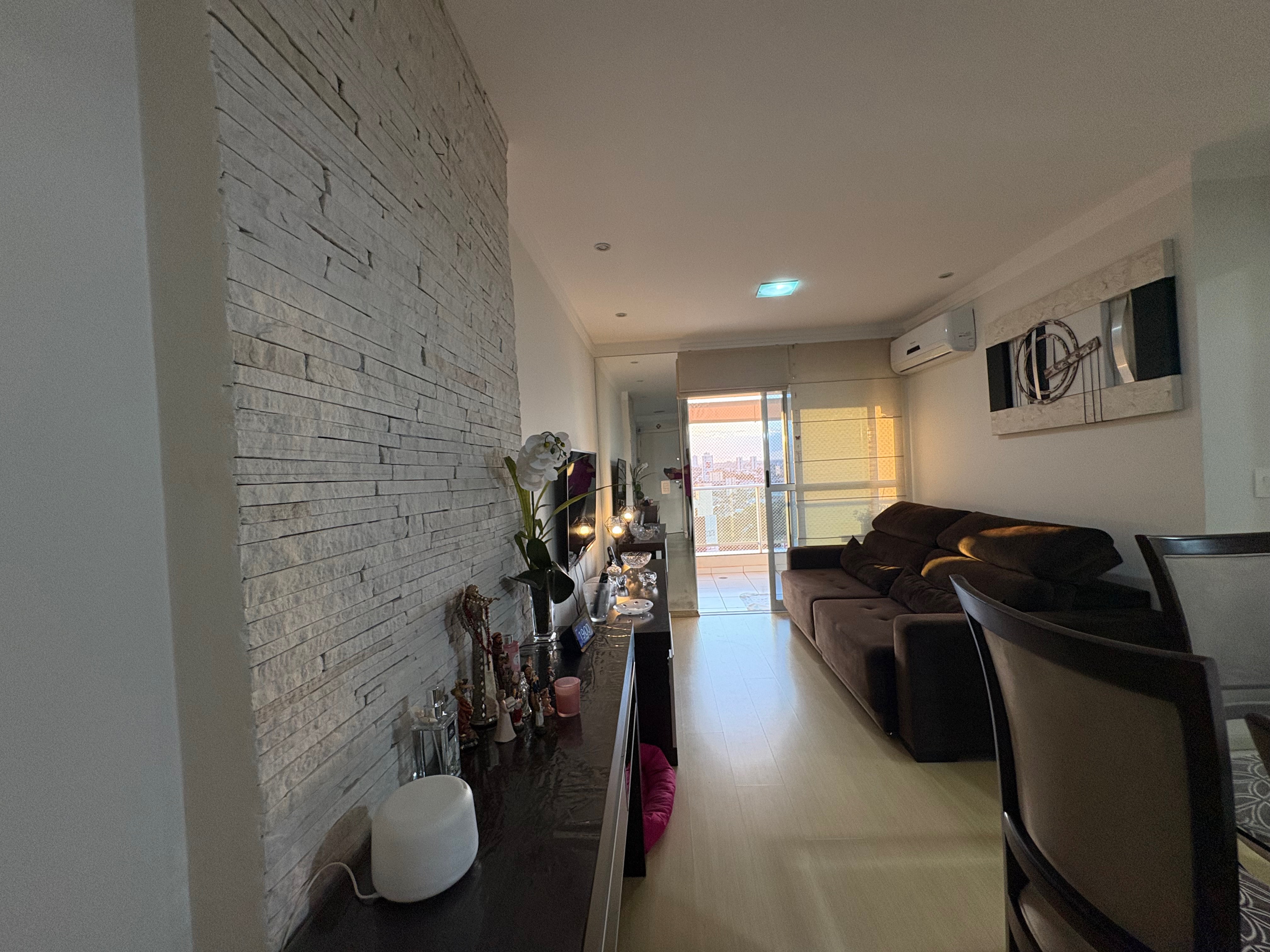 Apartamento à venda, Residencial Ibiza, 2 quartos sendo 1 suíte, andar alto, sacada com churrasqueira, Vila Ipiranga, Londrina, PR