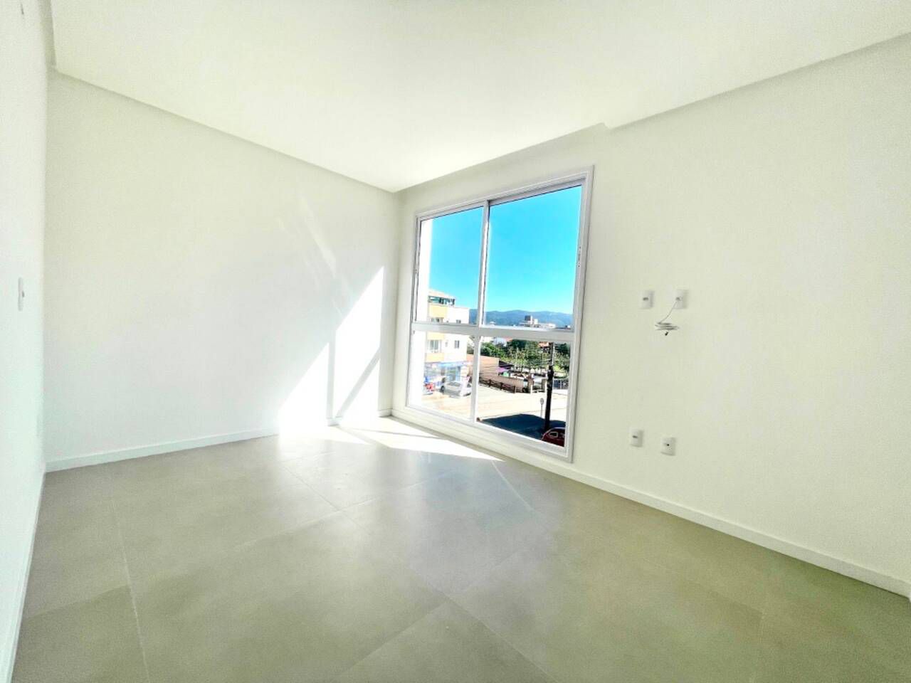 Apartamento pertinho da praia 70m² à venda/2 quartos (sendo 1 suíte) - Residencial Nassau- Canto Grande, Bombinhas, SC