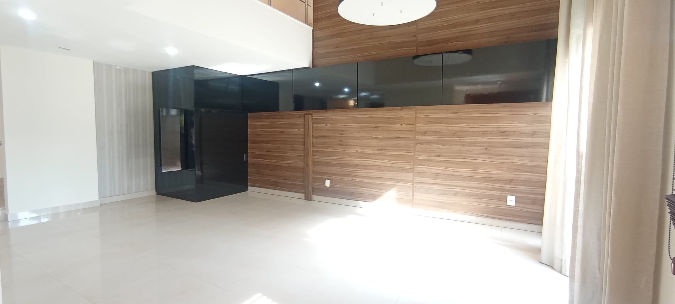 Casa  à Venda, Condomínio Royal Forest, 271m² úteis, 4 quartos sendo 2 suítes -  Esperança - Londrina PR