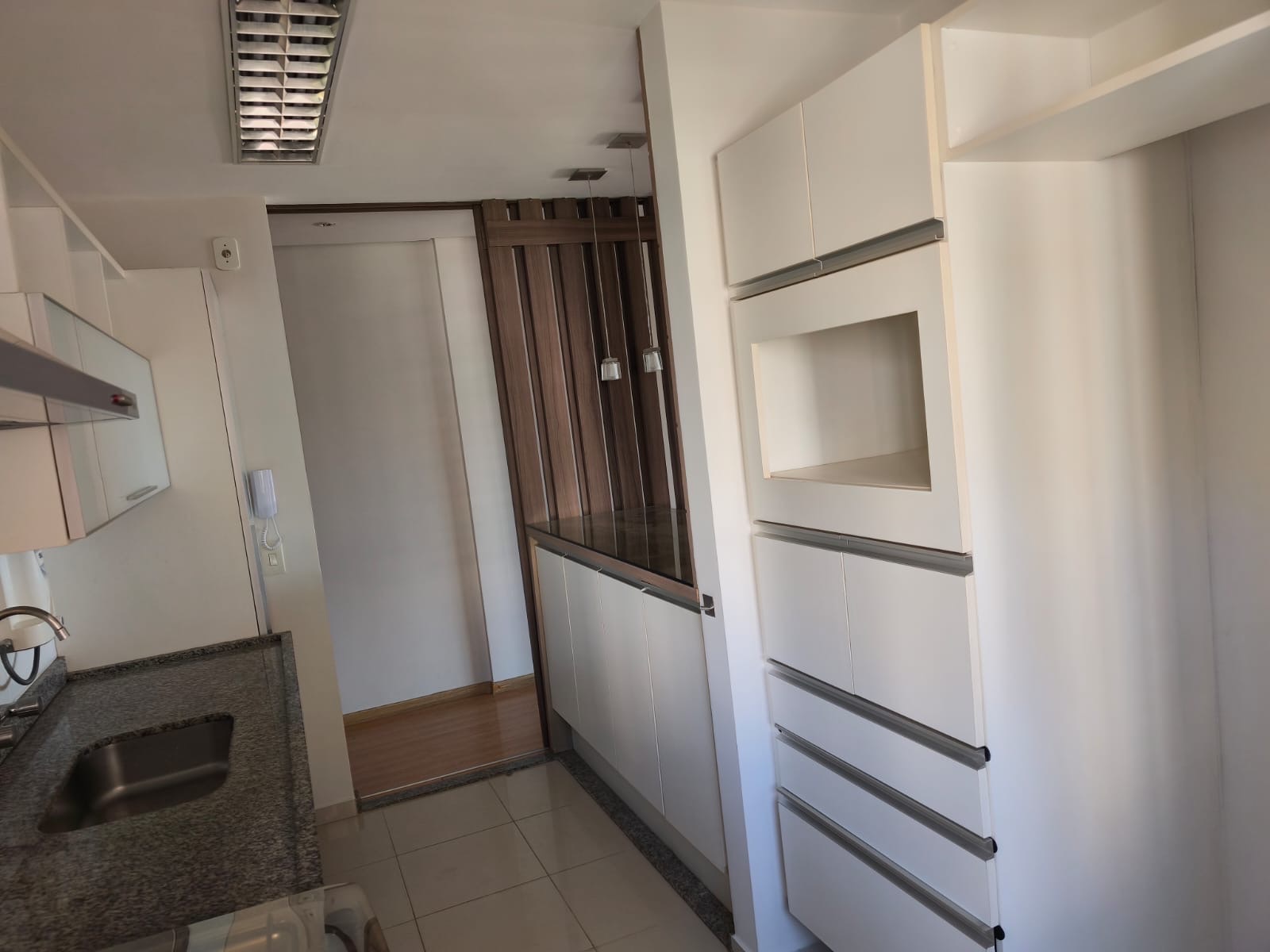 Apartamento à venda, Edificio Anita Malfatti, 103m² úteis, 3 quartos sendo 1 suíte, 2 vagas, andar altoGleba Fazenda Palhano, Londrina, PR