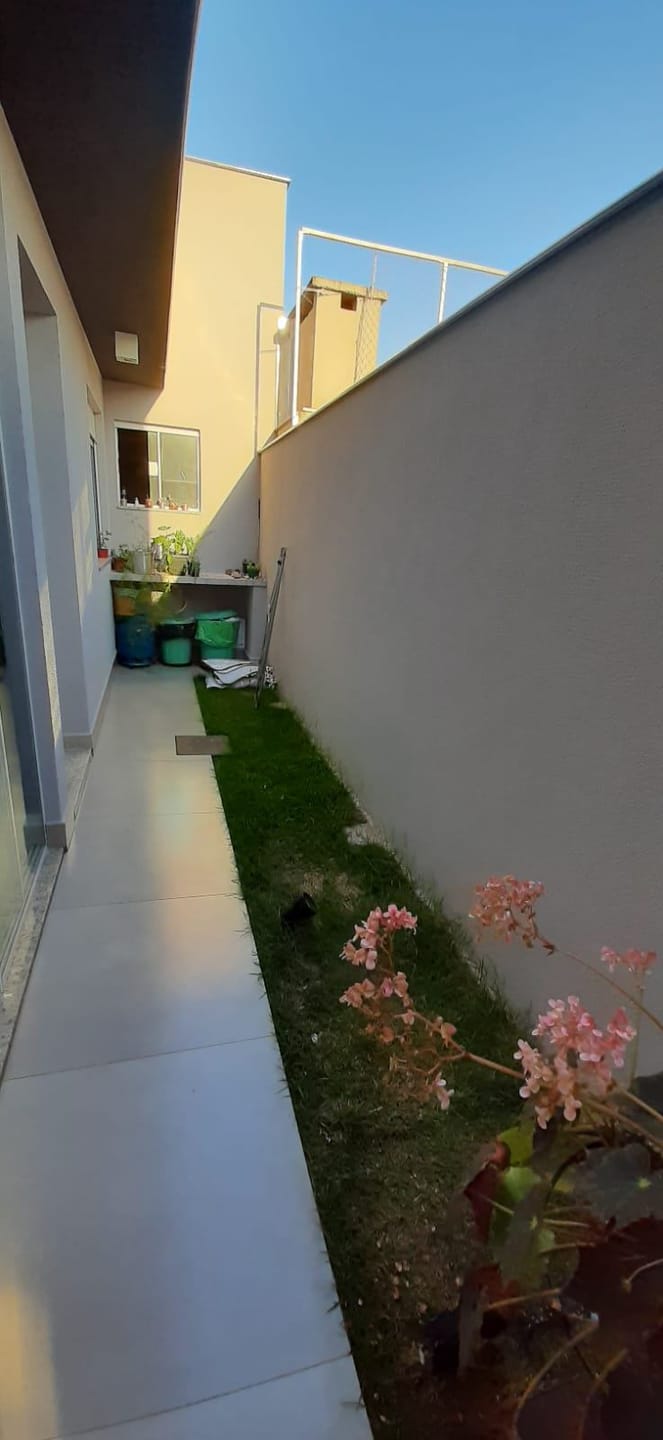 Casa à venda/ 3 quartos (sendo 1 suíte master com hidro)- Cond. Royal Maison Londrina, PR