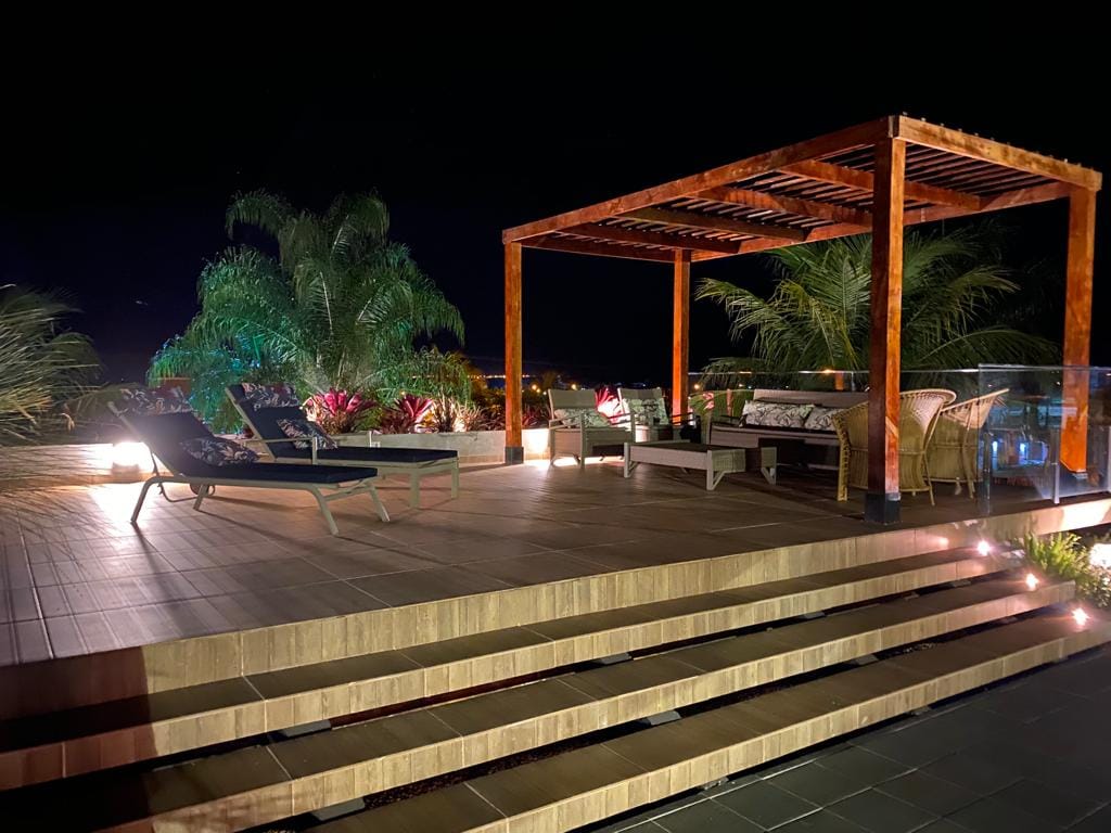 Chácara à Venda, porteira fechada, 1582m² no Condomínio das Águas, casa de 420m² úteis, 4 suítes,  piscina, 14 vagas - Porecatu, PR