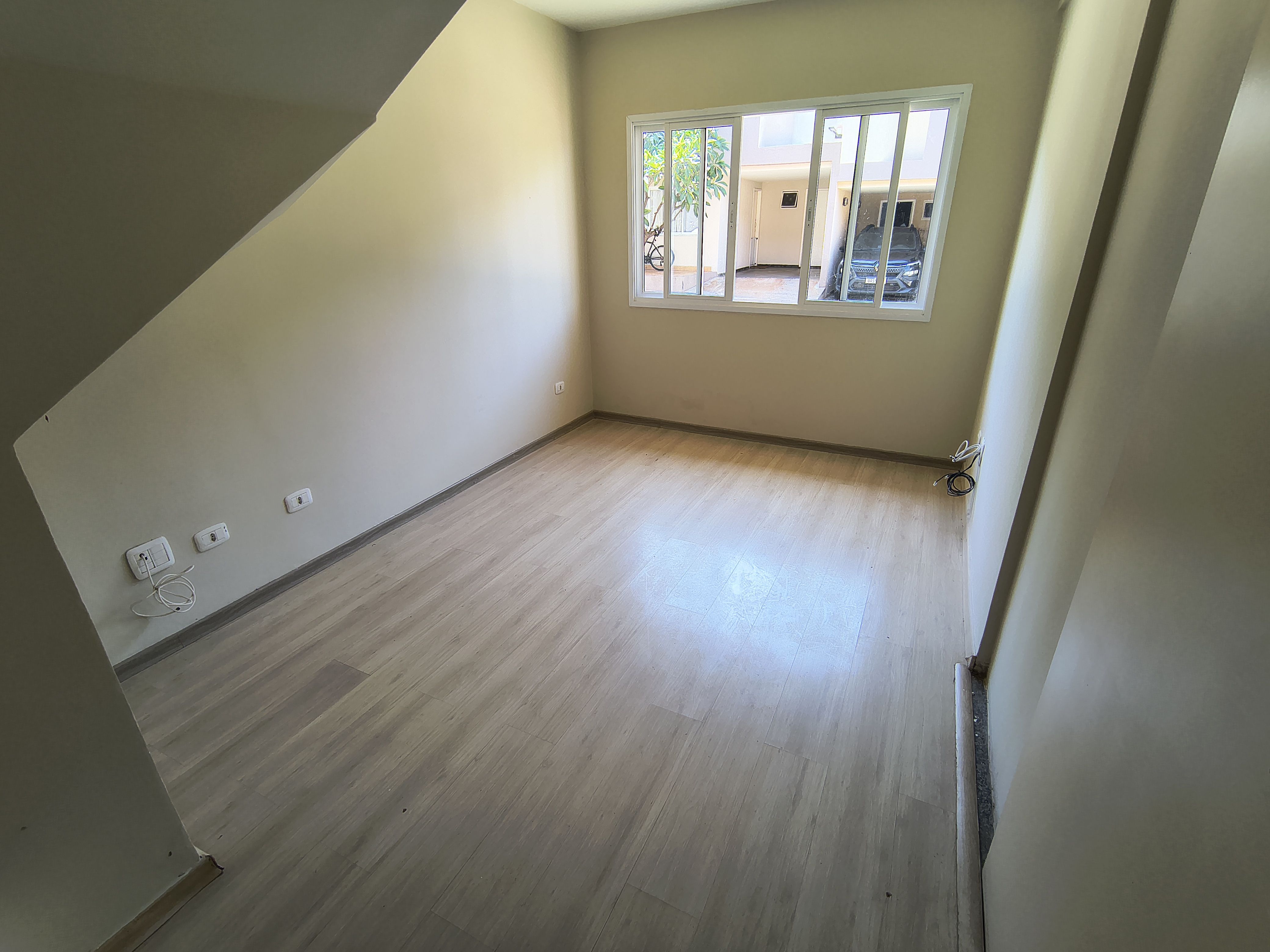 Casa à venda, 3 quartos 1 suíte, 3 vagas, 107M² úiteis, área gourmet, Planejados na suíte,Parque Jamaica, Londrina-PR