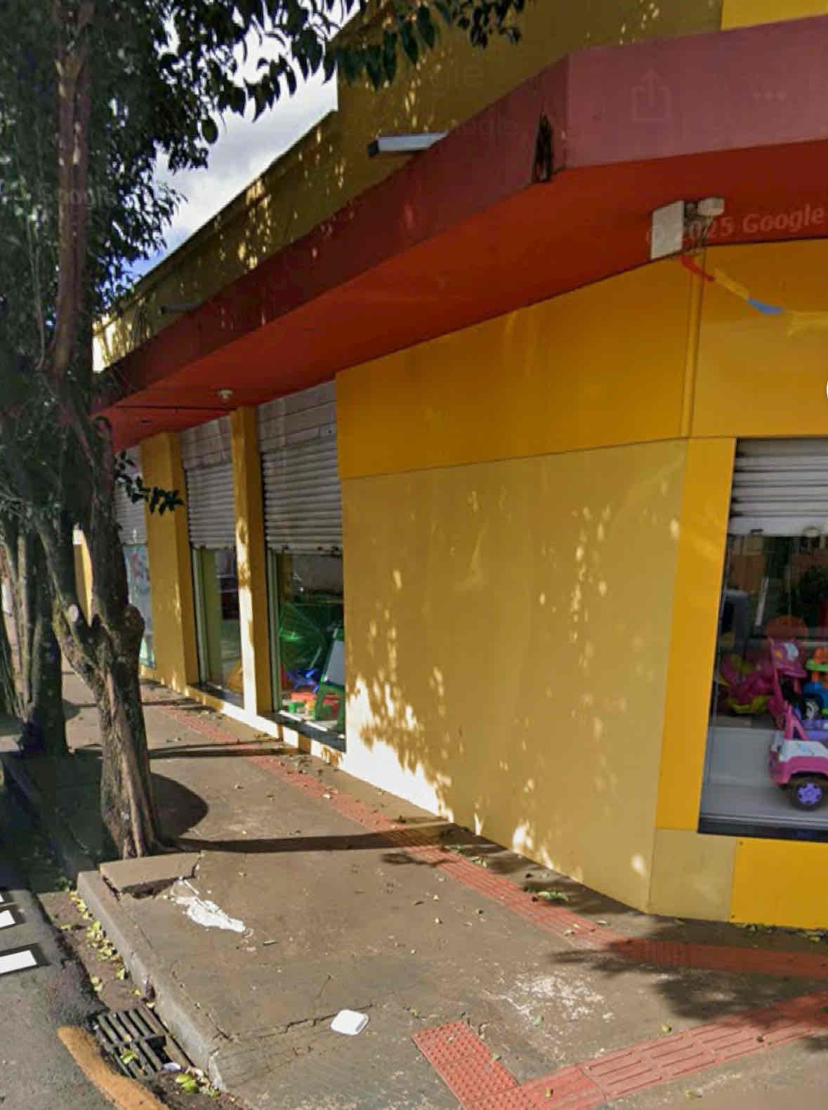 Atenção investidores!Terreno comercial à venda, de esquina, 420m² total, próximo a avenida Tiradentes e avenida JK - Jardim Agari, Londrina, PR