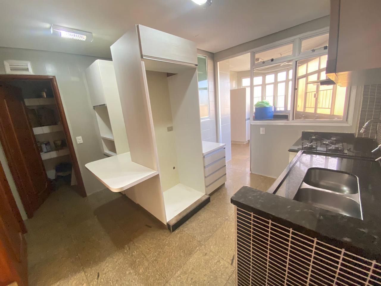Apartamento à venda, 467m²  úteis, cobertura penthouse, 4 dormitórios sendo 2 suítes, 4 banheiros, Centro - Londrina, PR