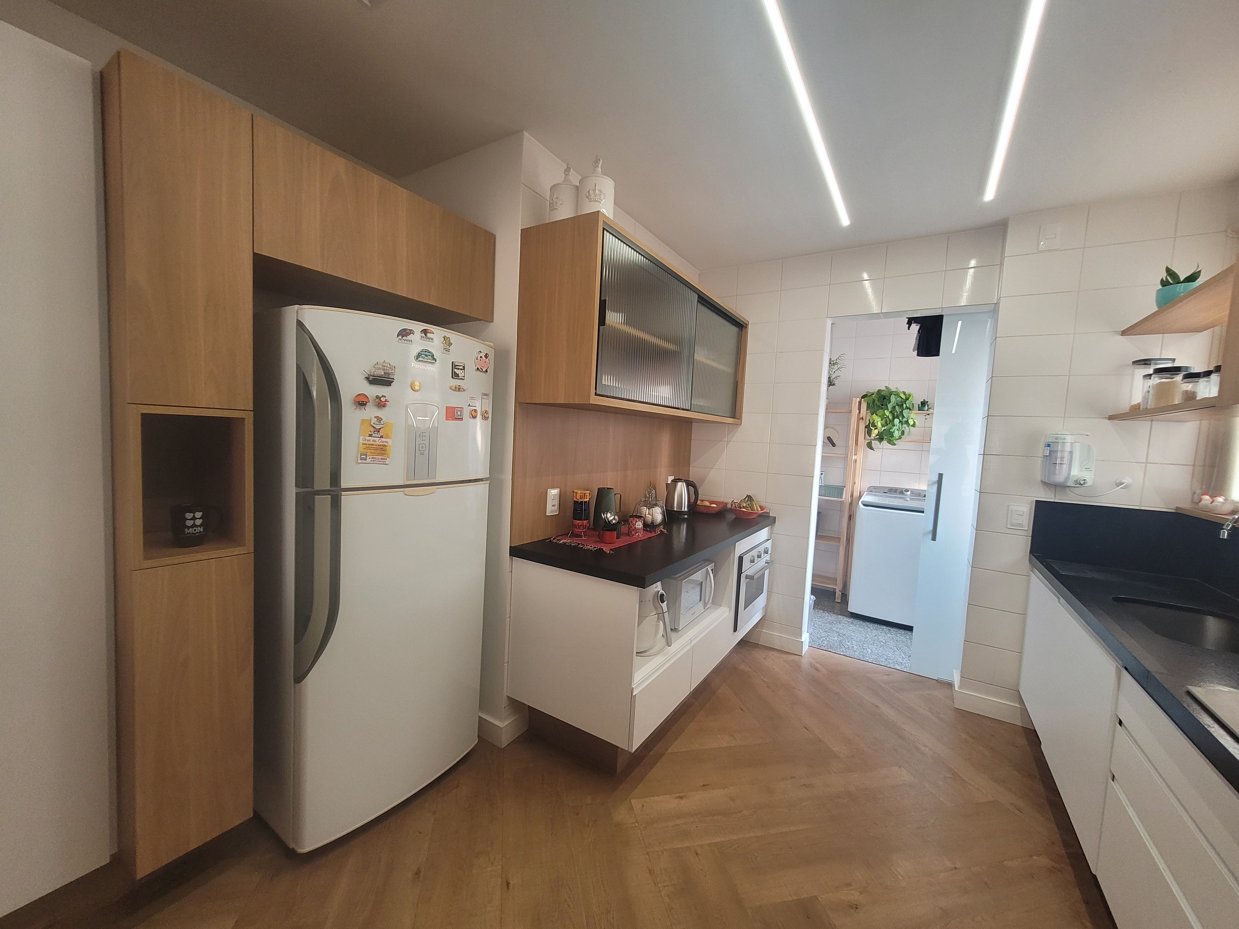 Apartamento à venda, no Edifício Le Corbusier, 122m², 3 quartos, 2 vagas de garagem, andar alto, sacada com churrasqueira, Gleba Palhano - Londri