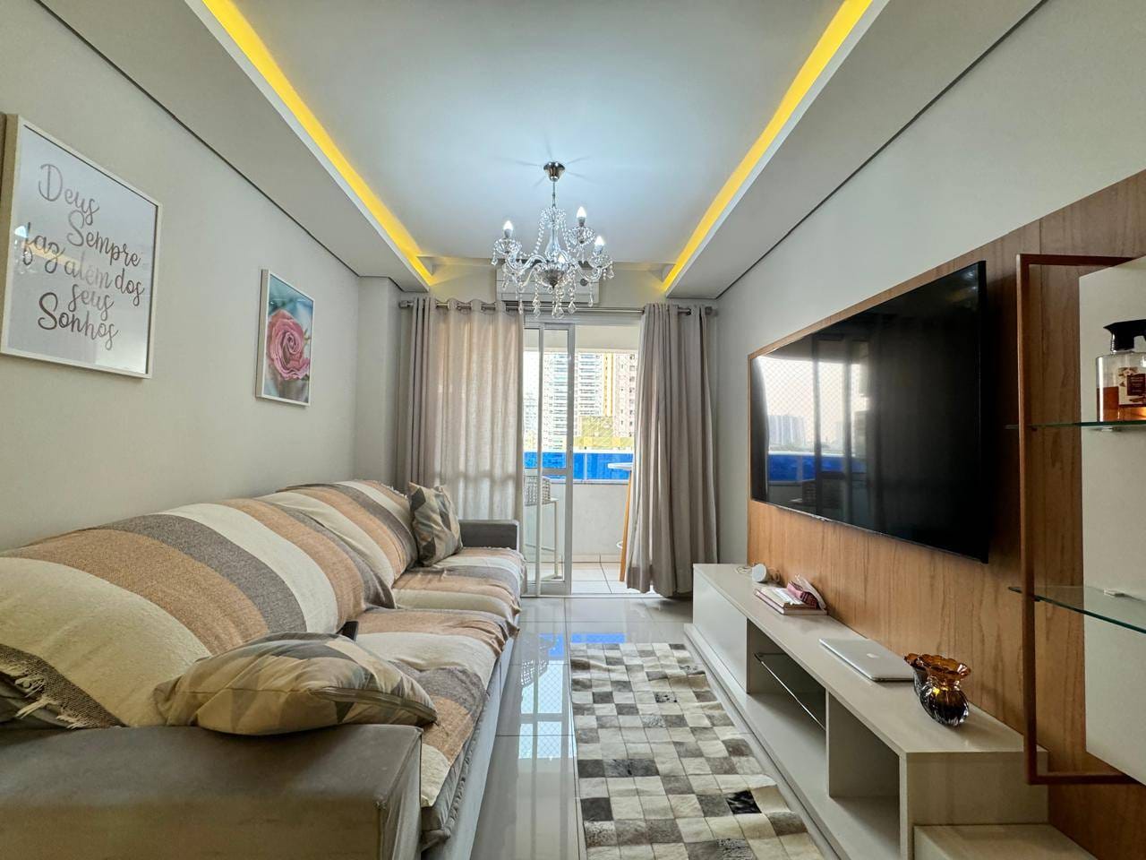 Apartamento à venda, 69m² úteis, Edifício Solario Jardin Residence, 2 quartos, completo em armários  - Centro, Londrina, PR.