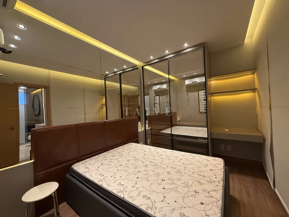 Apartamento mobiliado e decorado Champs Élysées 3 suites com closet e hidromassagem na Praça Pè Vermelho em Londrina