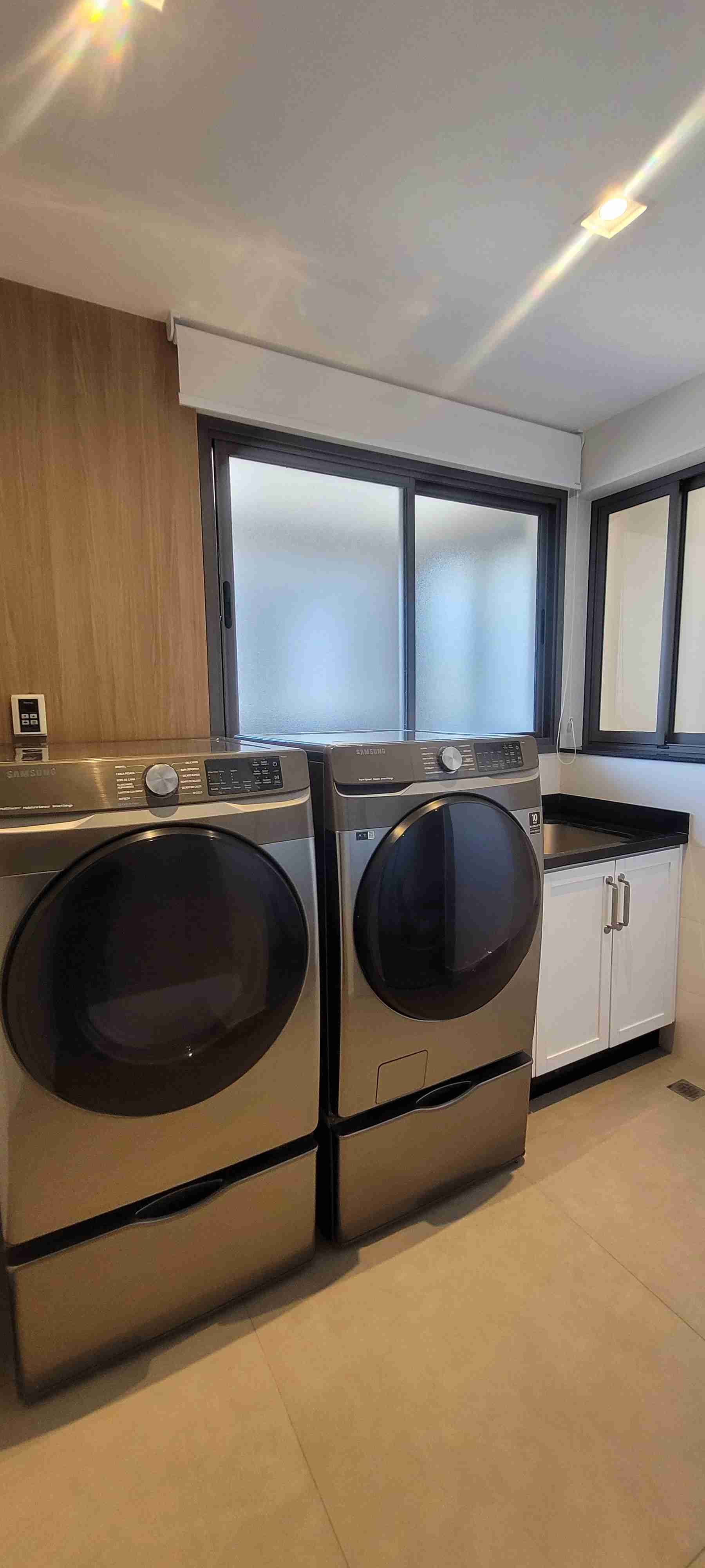 Apartamento para locação no Edifício Epic, 3 Suites, andar alto, Semi mobiliado , 2 vagas- Gleba Palhano-PR