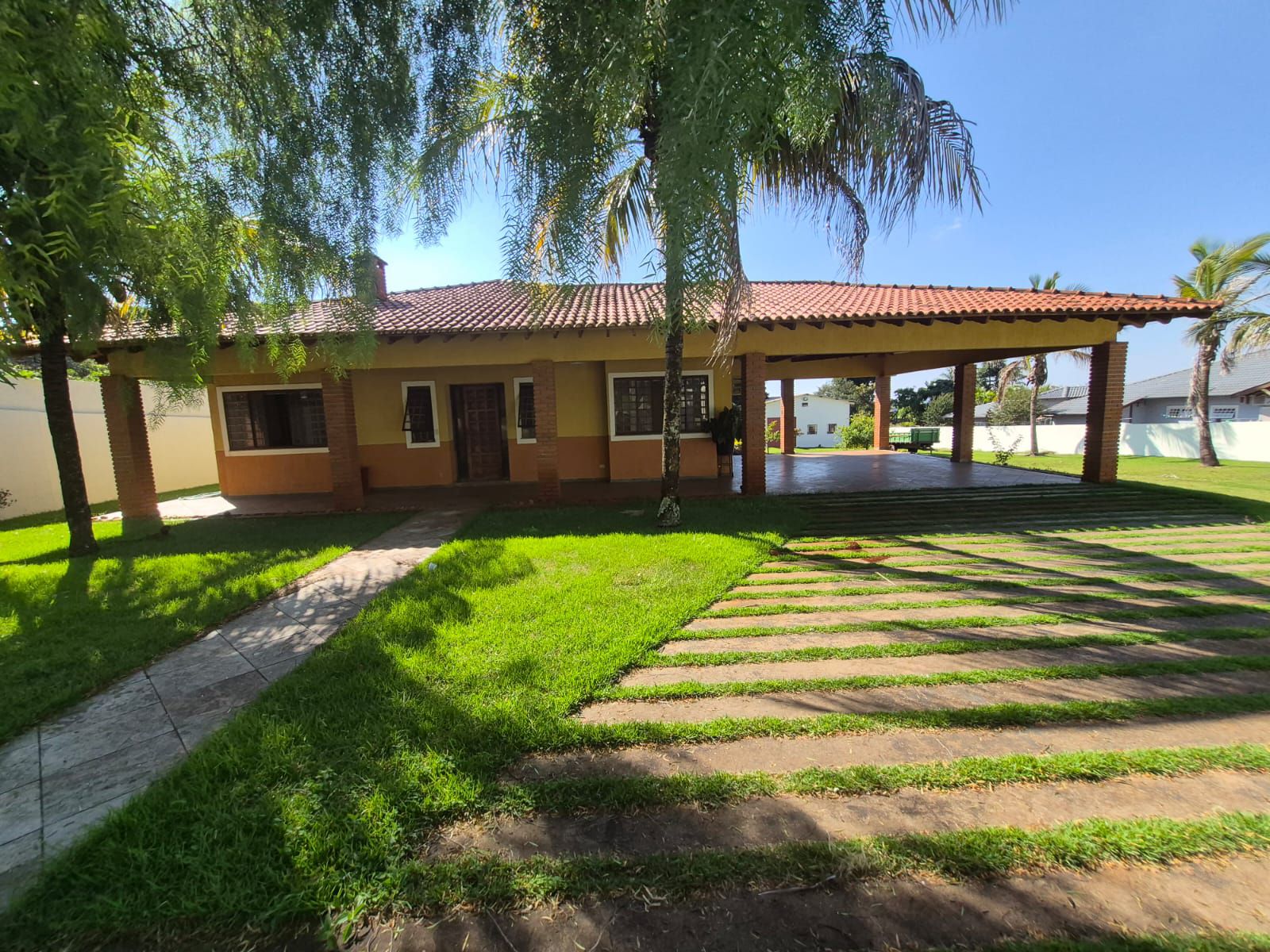 Casa à venda, 3 quartos sendo 2 suites, 350 m², Recanto do Salto, Londrina, PR - Oportunidade Unica