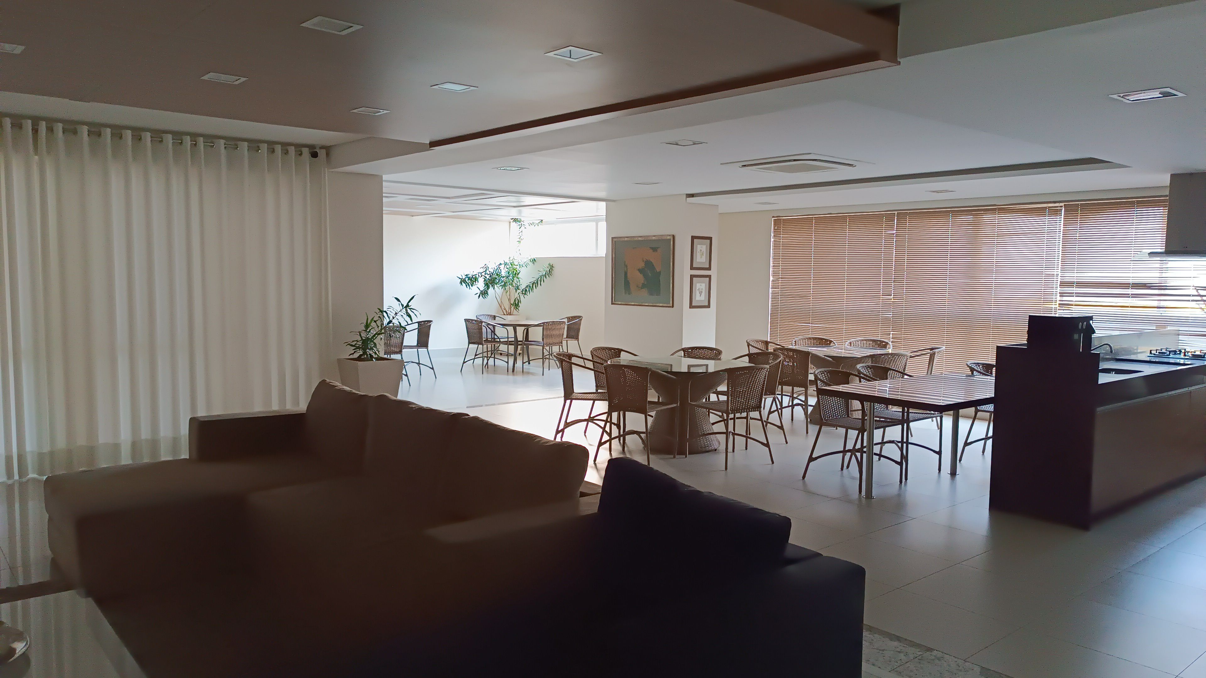 Apartamento à Venda, Edifício Fountain Hit, 81m, 3 quartos sendo 1 suíte com sacada, Gleba Palhano- Londrina, PR