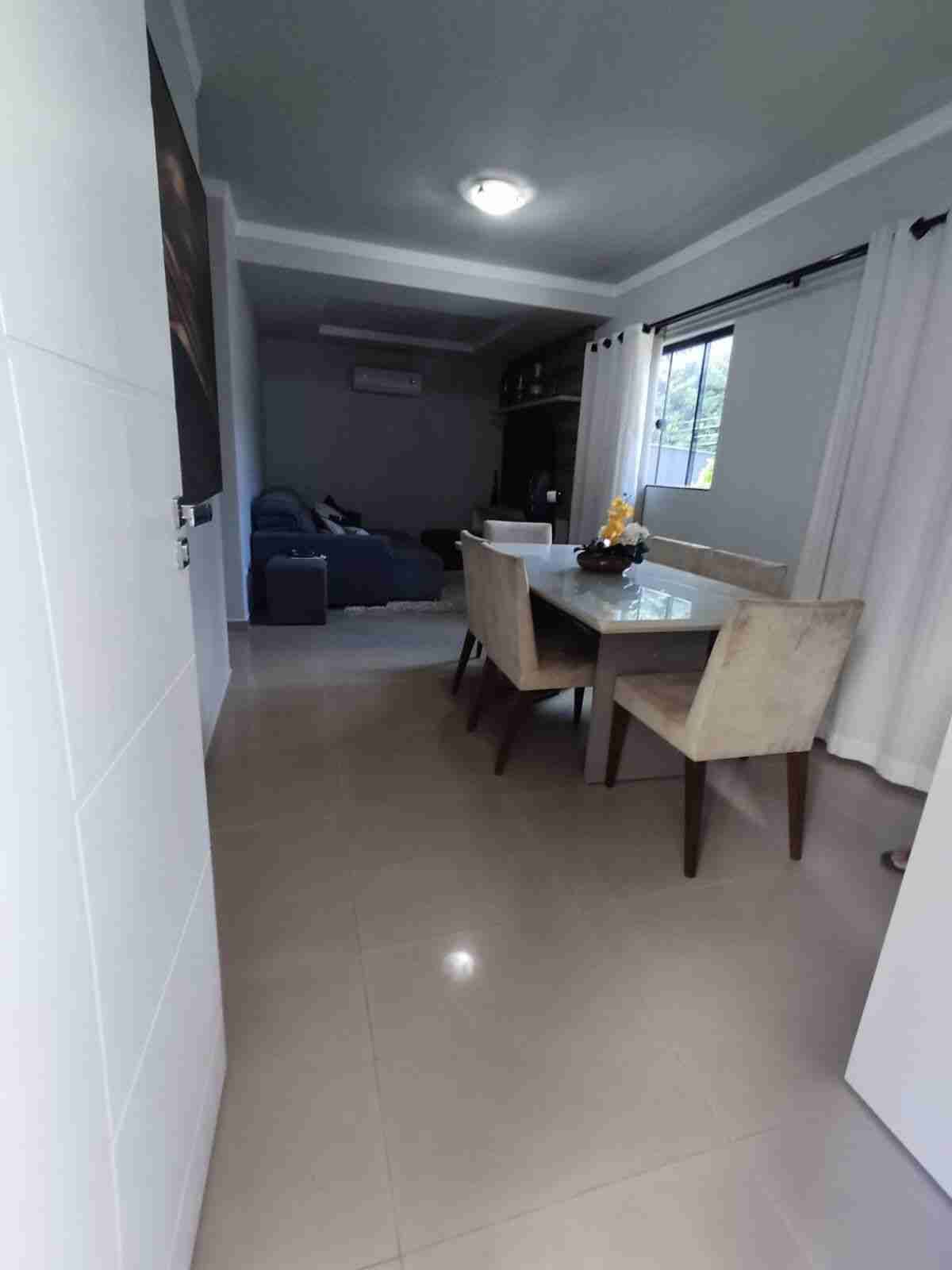 Casa à venda, 152m2 úteis, área total 330m2, 3 quartos, 3 vagas-  Mônica Londrina Pr