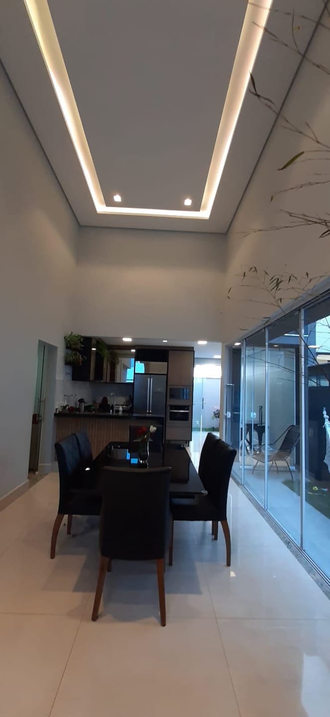 Casa à venda/ 3 quartos (sendo 1 suíte master com hidro)- Cond. Royal Maison Londrina, PR
