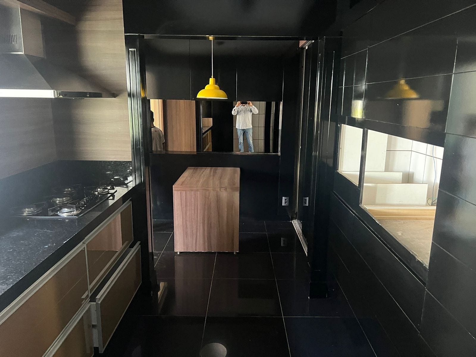 Sobrado à venda, Royal Forest, 280m² úteis, 4 quartos sendo 2 suítes, completo em móveis planejados, piscina - Esperança, Londrina, PR