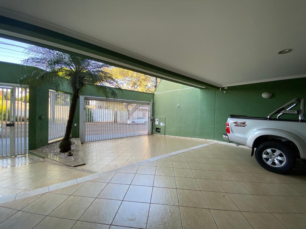 Sobrado à venda, 574m² úteis, 4 suítes com banheira e sacada, piscina, sauna,  estuda permuta- Jardim Itatiaia 1, Londrina, PR