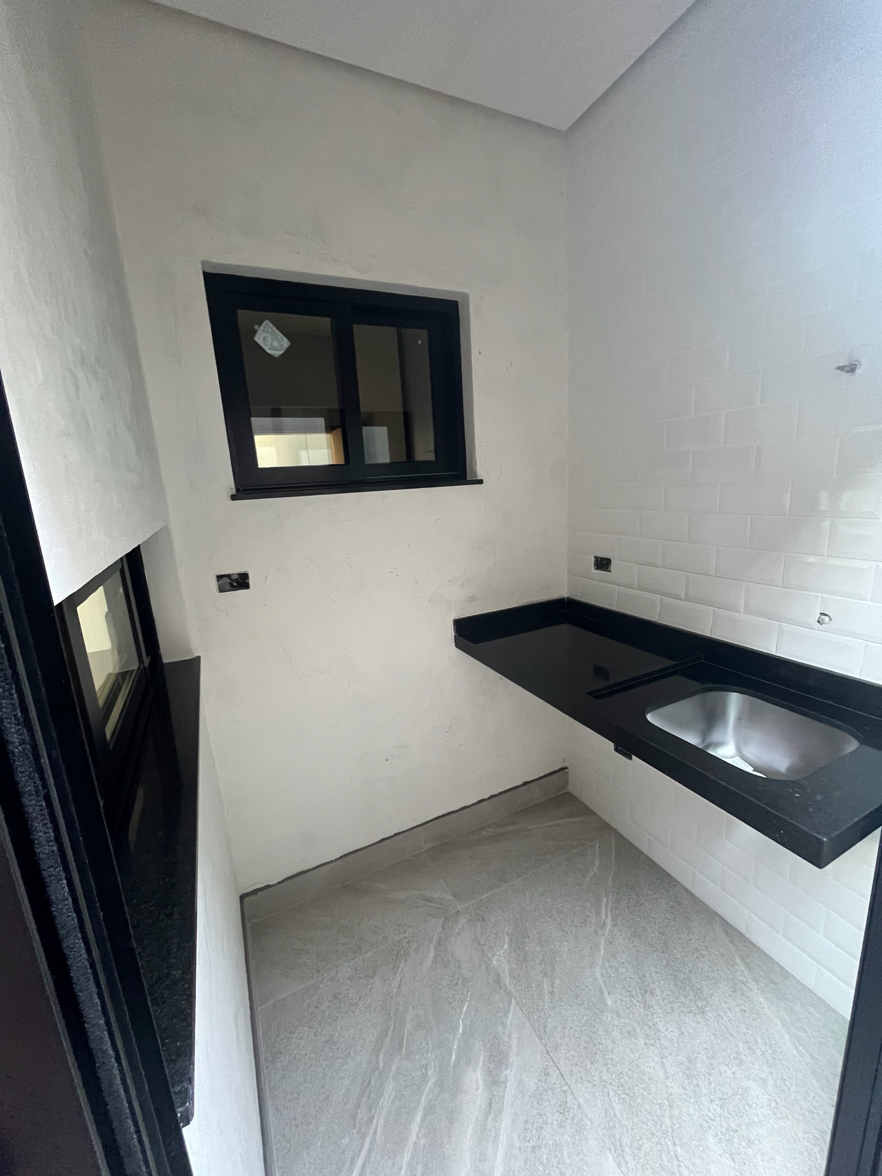 Casa  alto padrão,  à Venda, 140m², 3 dormitórios, 1 suíte próximo ao Aeroporto - Dom Pedro, Londrina, PR