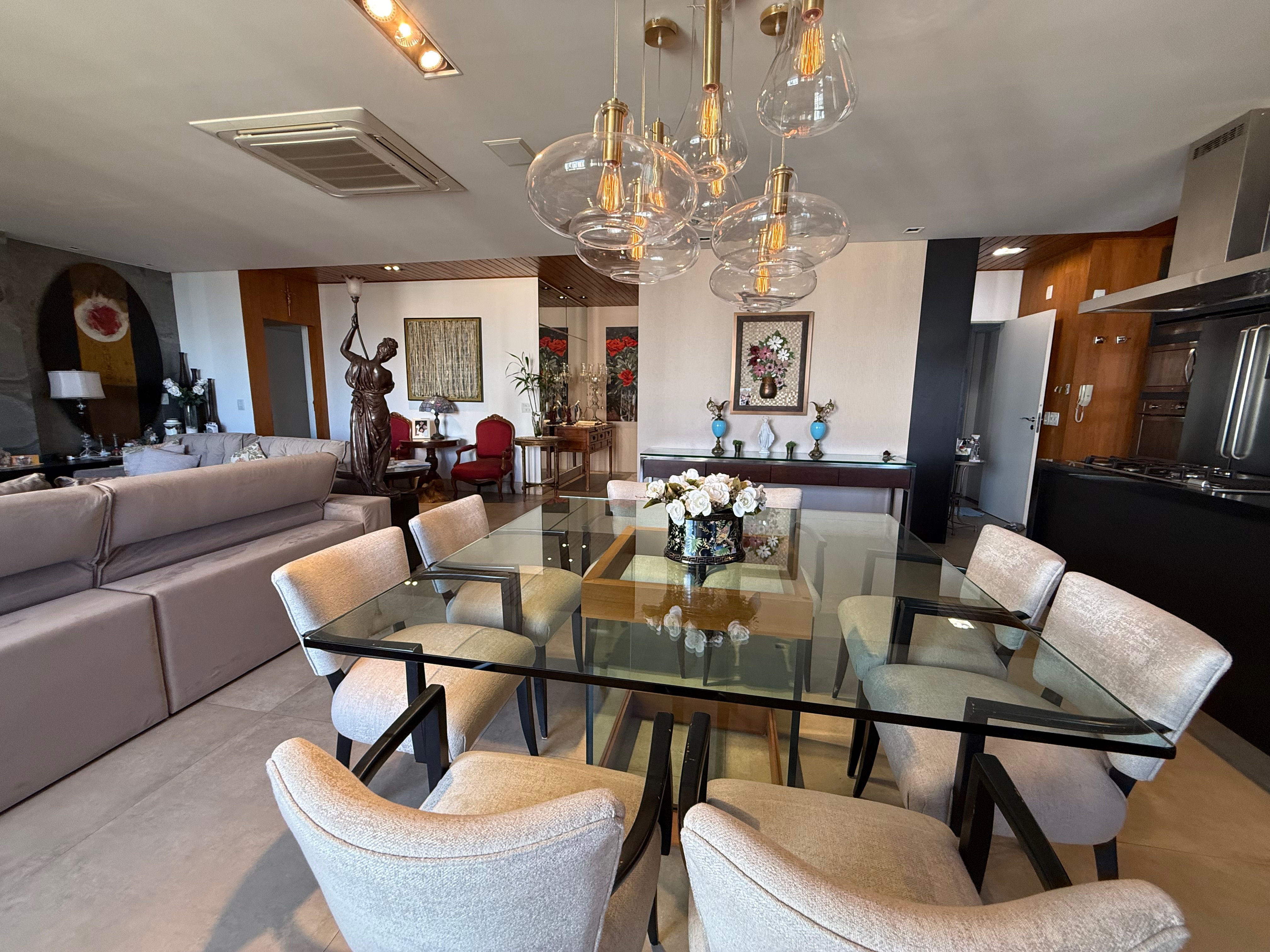 Apartamento à Venda,Porteira fechada, 245m² Privativo aceita permuta, Contém 4 suítes,3 vagas Garagem Gleba Palhano, Londrina, PR
